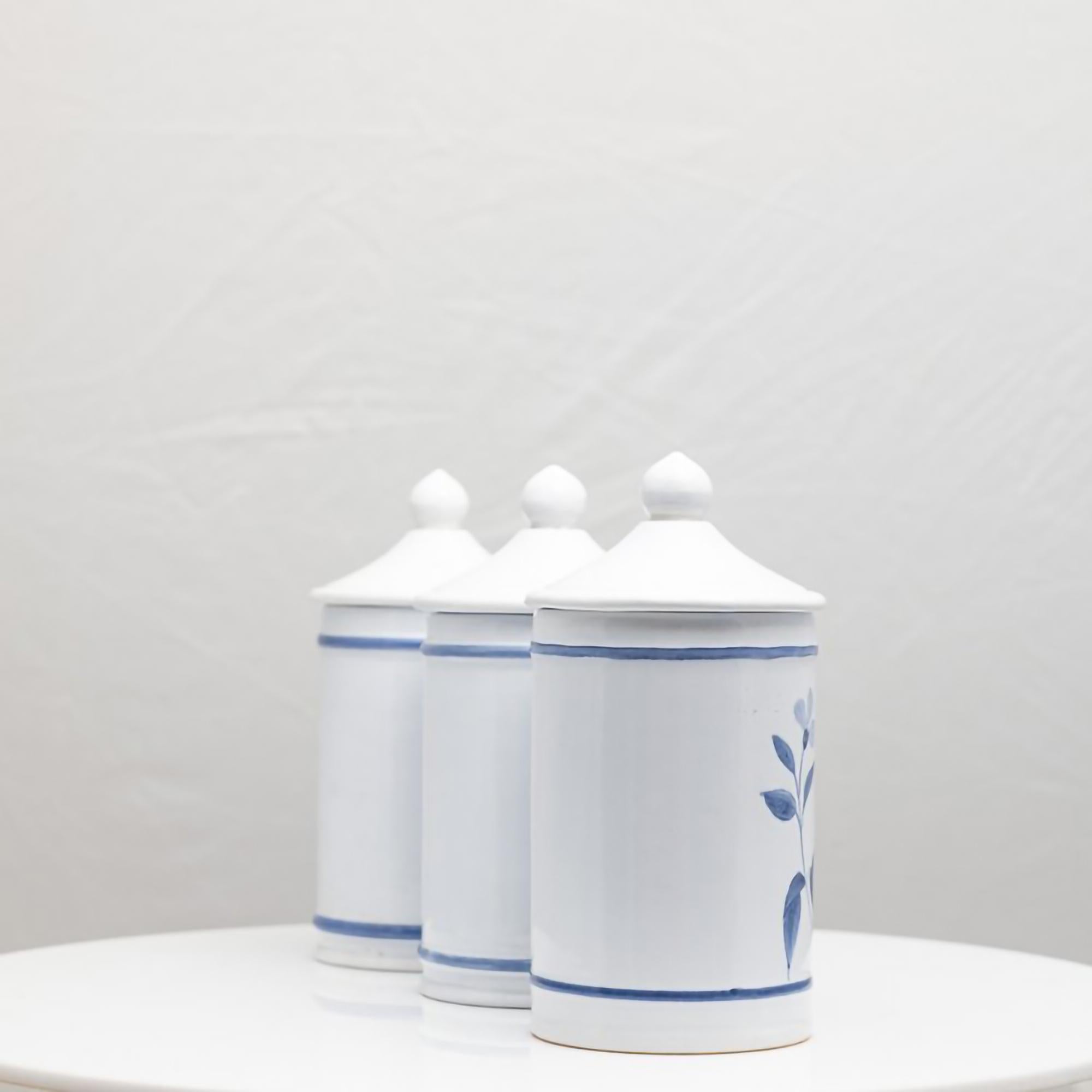 Vintage Longchamp Porcelain Apothecary Set In Good Condition For Sale In Victoria, BC