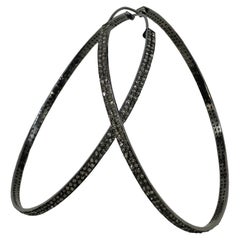 Orecchino a cerchio in argento sterling ossidato con doppia linea di diamanti e look vintage