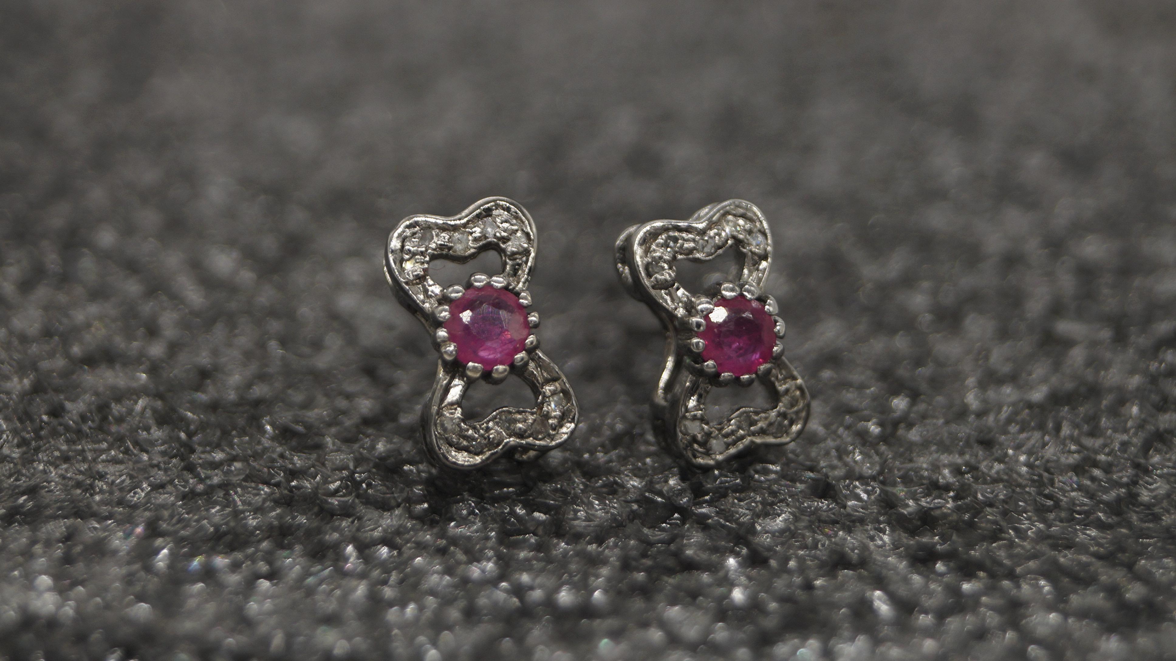 Pendientes de plata de ley con lazo de rubí de Birmania y diamantes naturales de aspecto vintage Artesano en venta