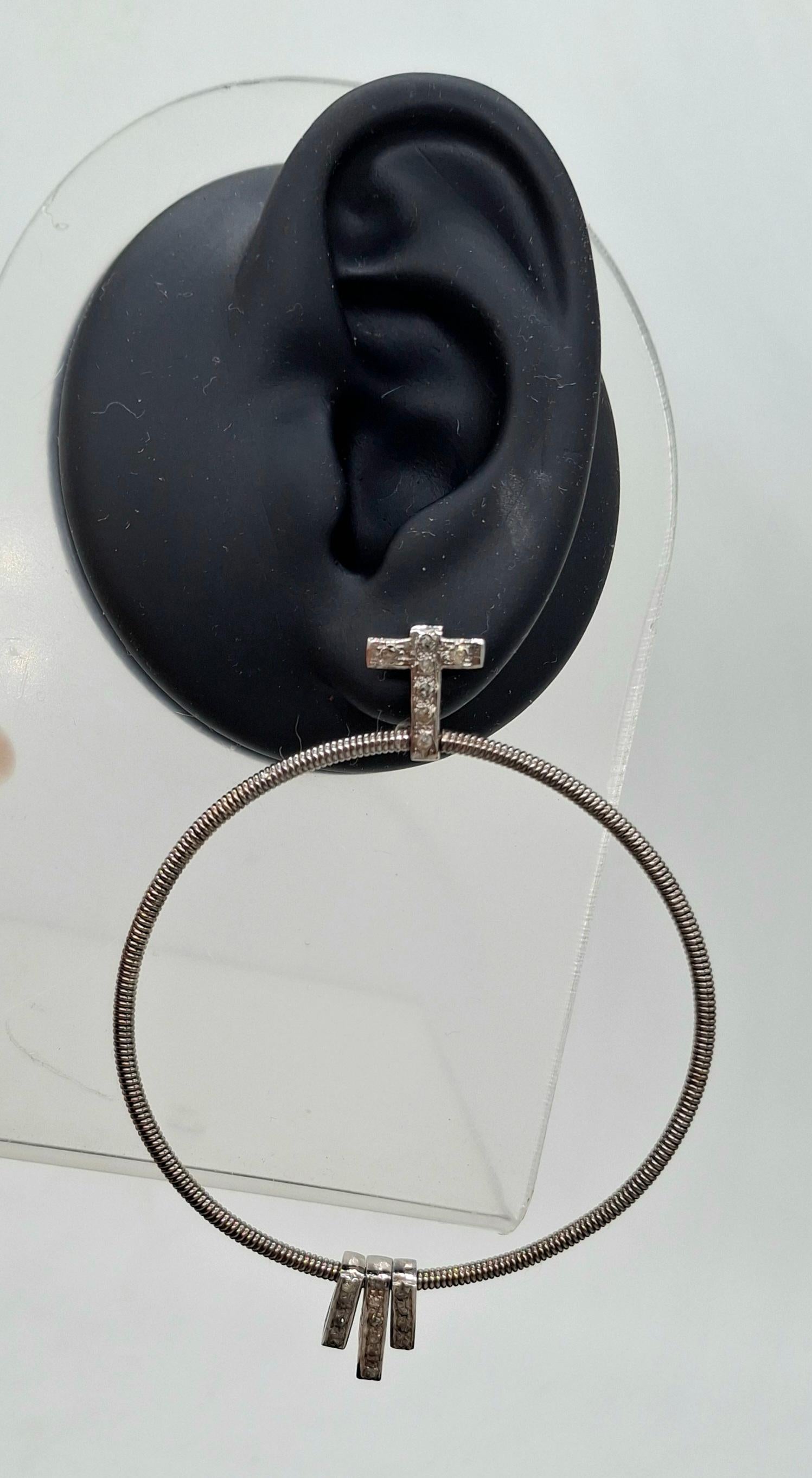 Vintage Look Pave Diamanten Kreuz Designer oxidiert Sterling Silber großen Ohrring Damen im Angebot