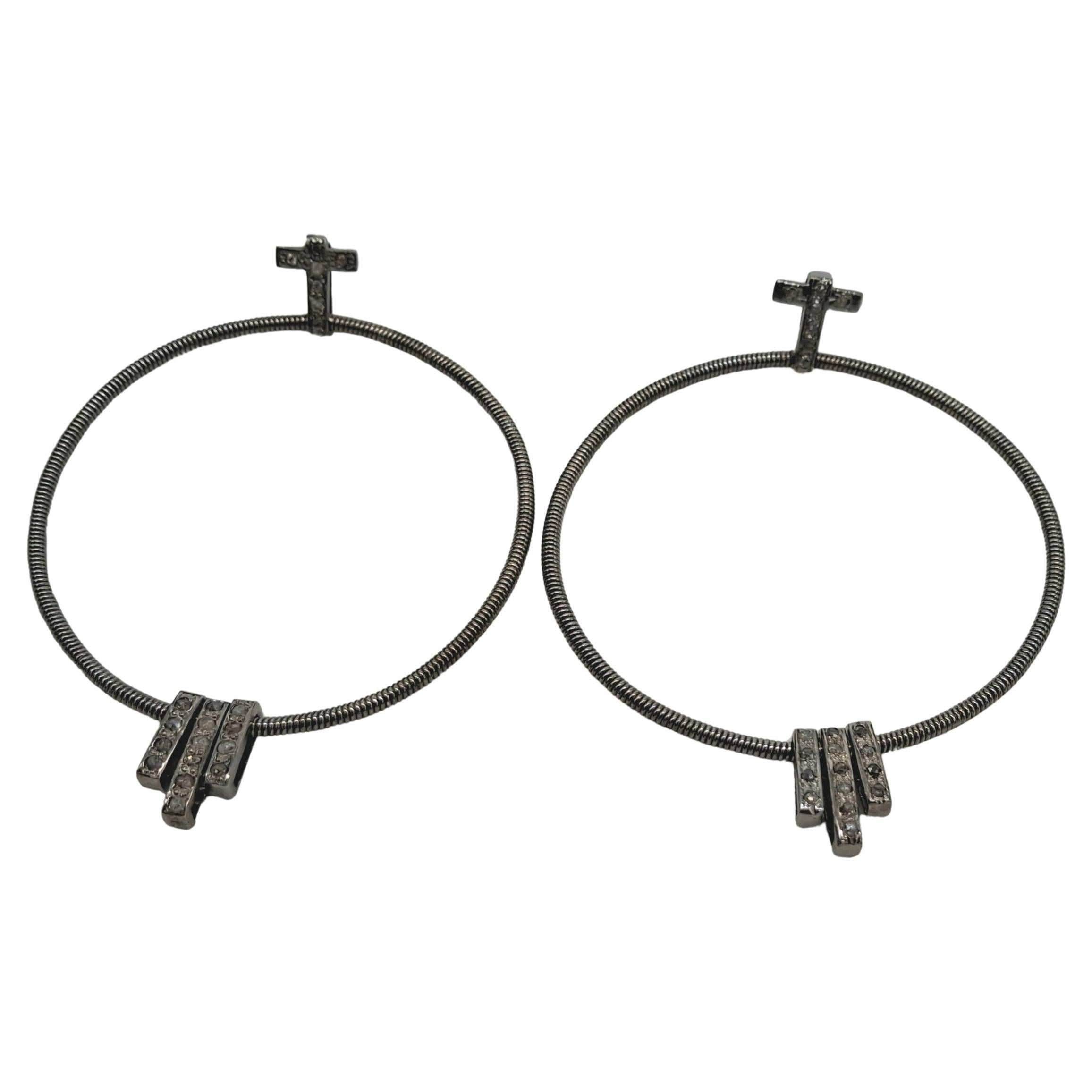 Vintage Look Pave Diamanten Kreuz Designer oxidiert Sterling Silber großen Ohrring im Angebot