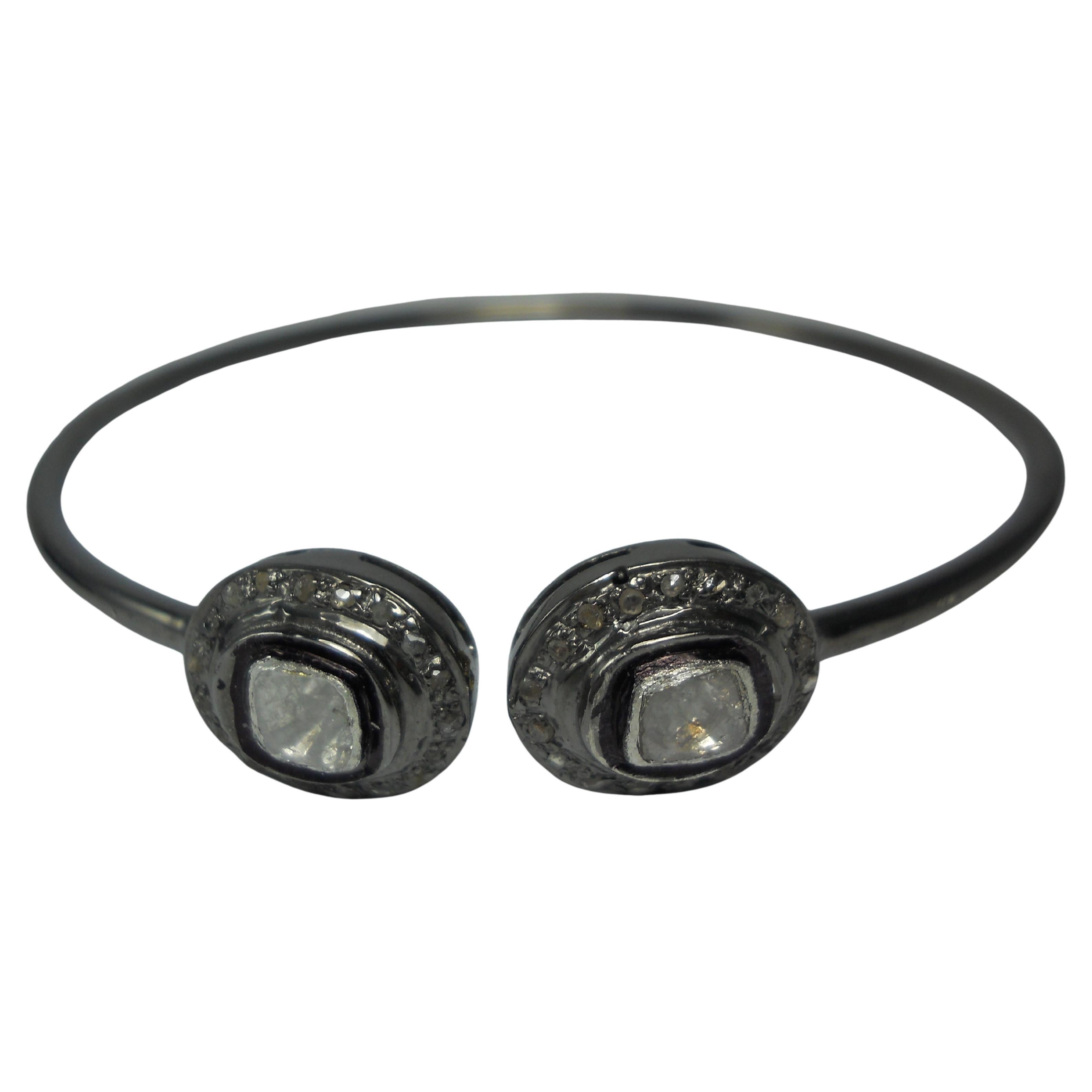 Bracciale a manette aperto in argento sterling ossidato con diamanti taglio rosa dall'aspetto vintage in vendita