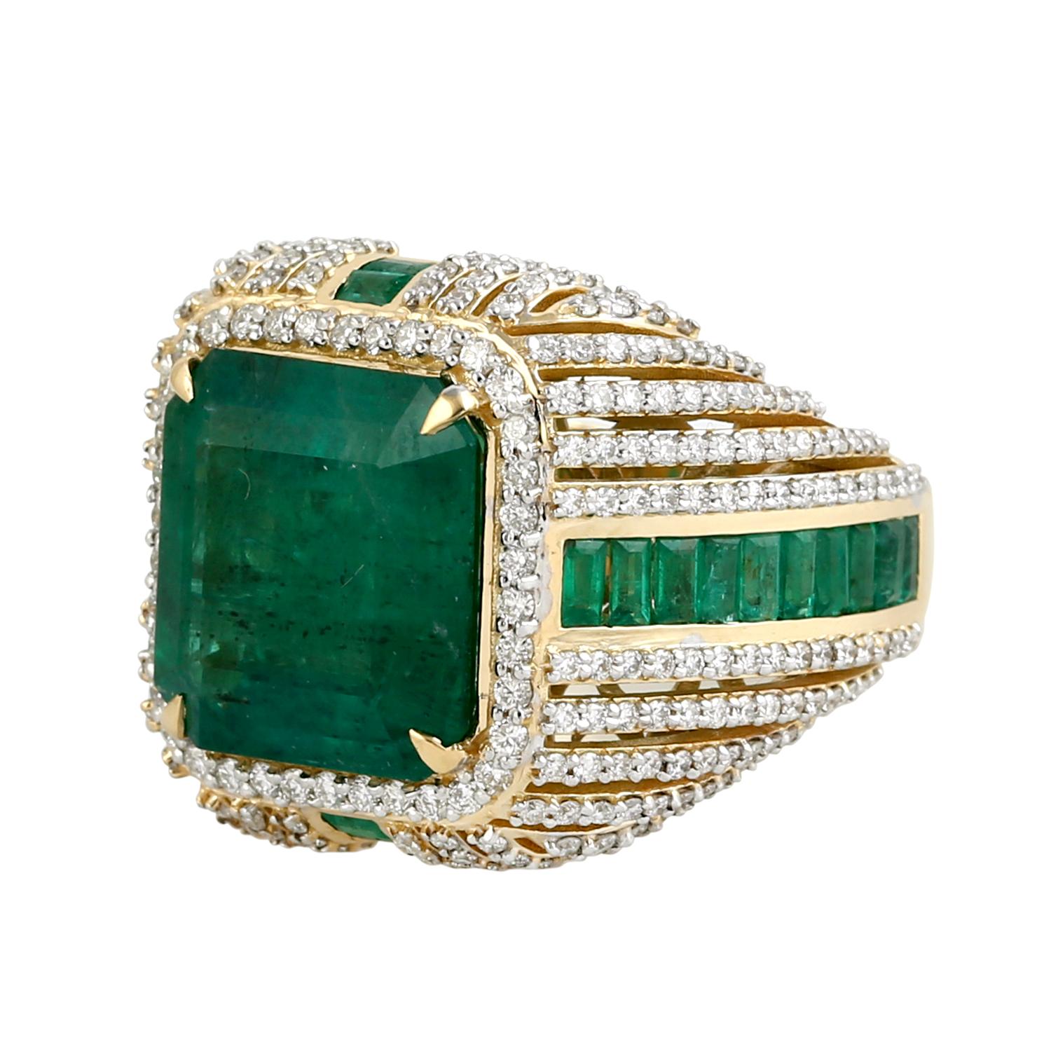 Art Deco Vintage Looking Zambian Emerald Cocktail Ring With Diamonds