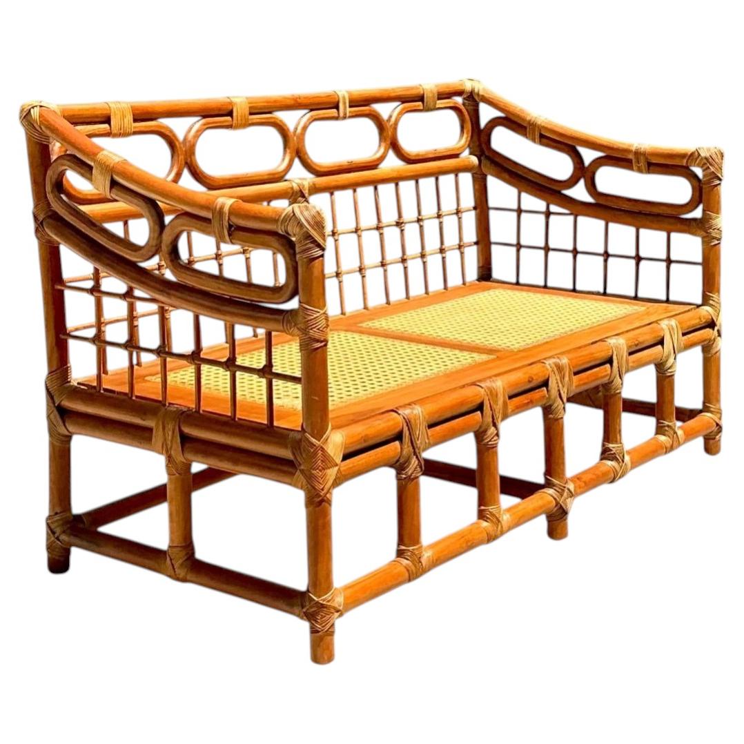 Vintage-Zweisitzer aus Rattan mit geschwungenem Design im Angebot