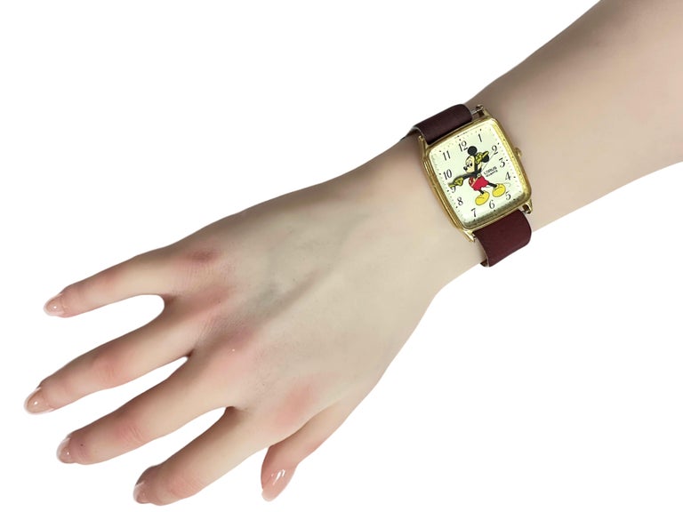 Vintage Lorus Seiko Disney Mickey Mouse Watch Gold Case New