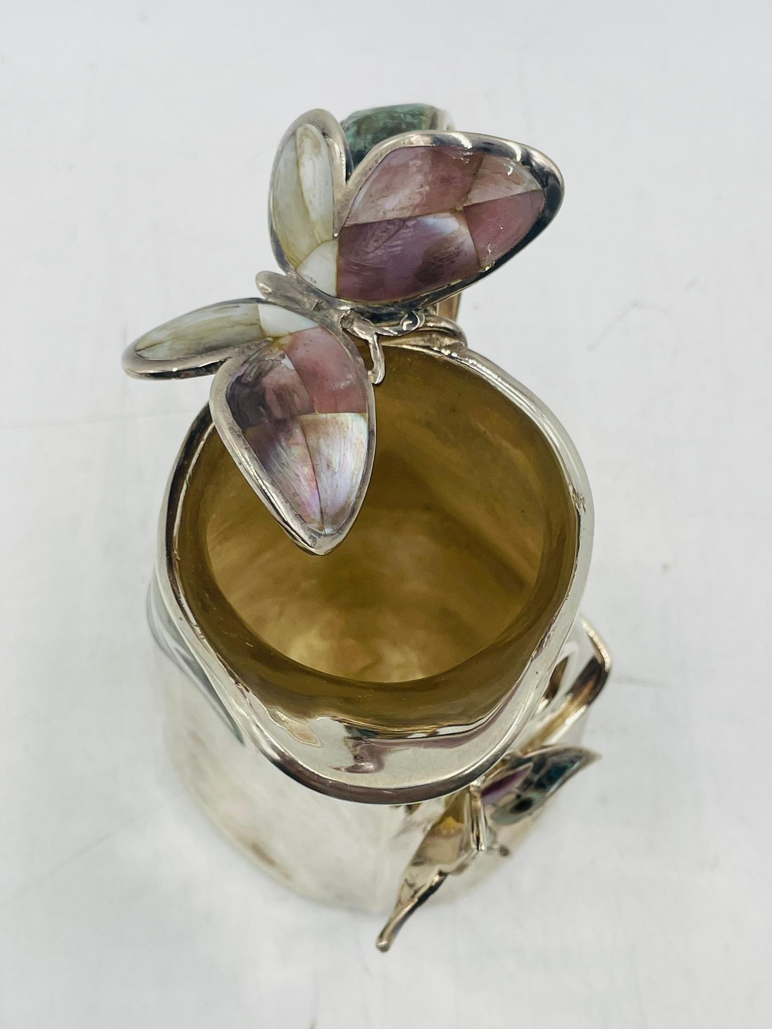 Jarra mariposa vintage de plata de Los Castillo con incrustaciones de malaquita y concha en venta 3