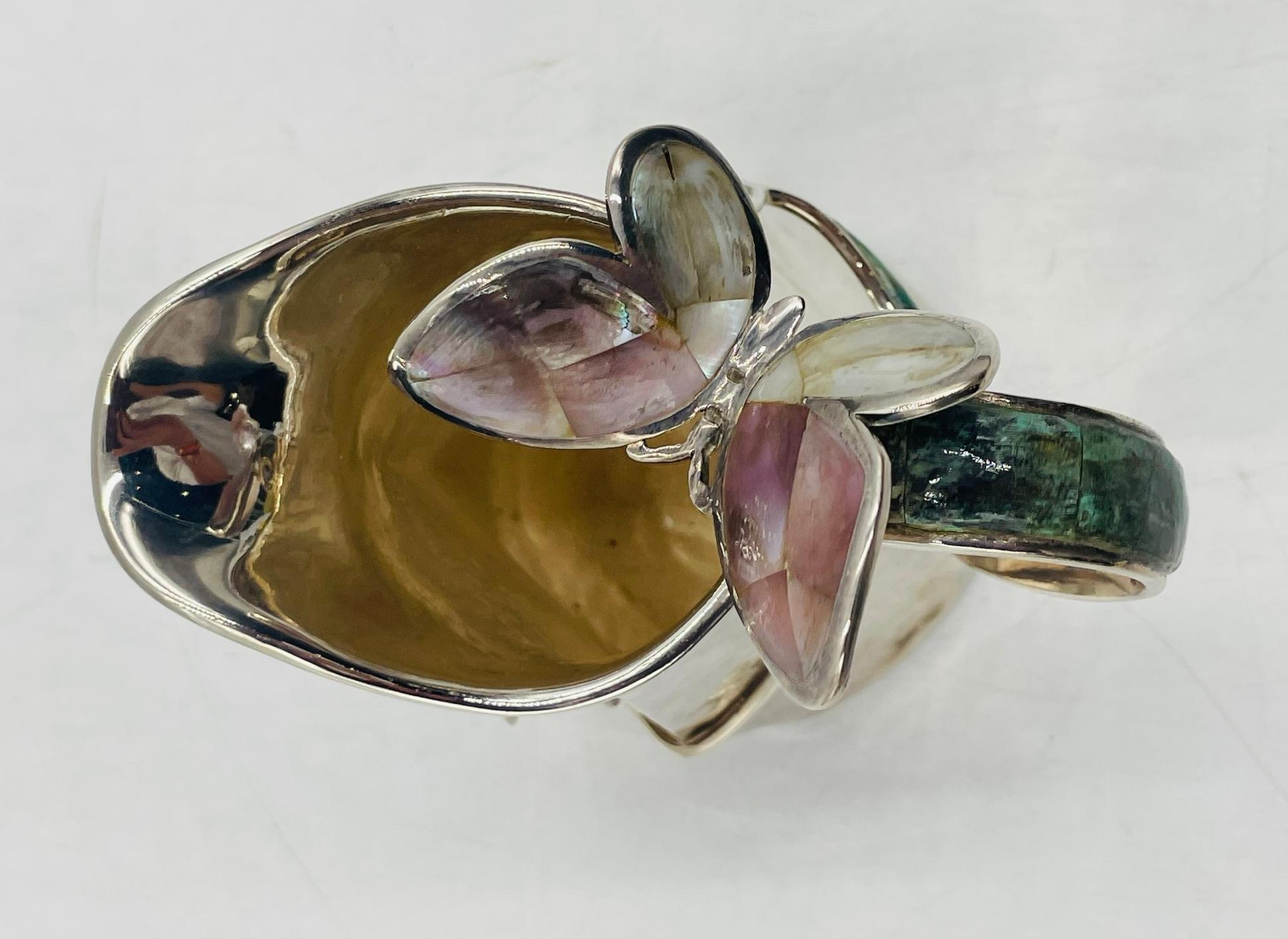 Jarra mariposa vintage de plata de Los Castillo con incrustaciones de malaquita y concha en venta 5