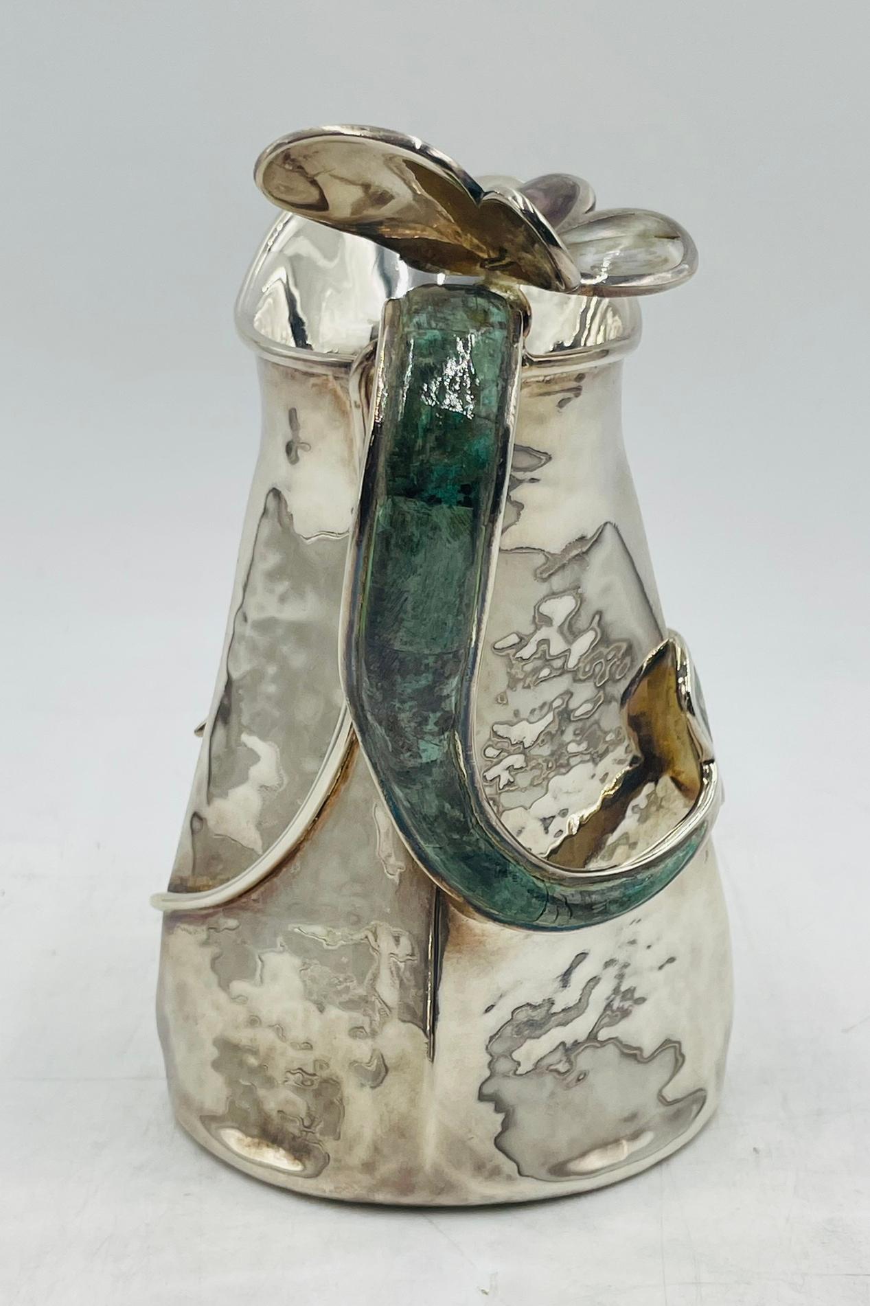 Jarra mariposa vintage de plata de Los Castillo con incrustaciones de malaquita y concha Chapado en plata en venta