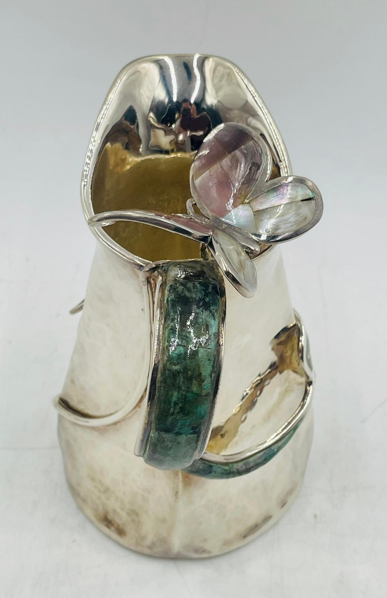 Jarra mariposa vintage de plata de Los Castillo con incrustaciones de malaquita y concha en venta 1