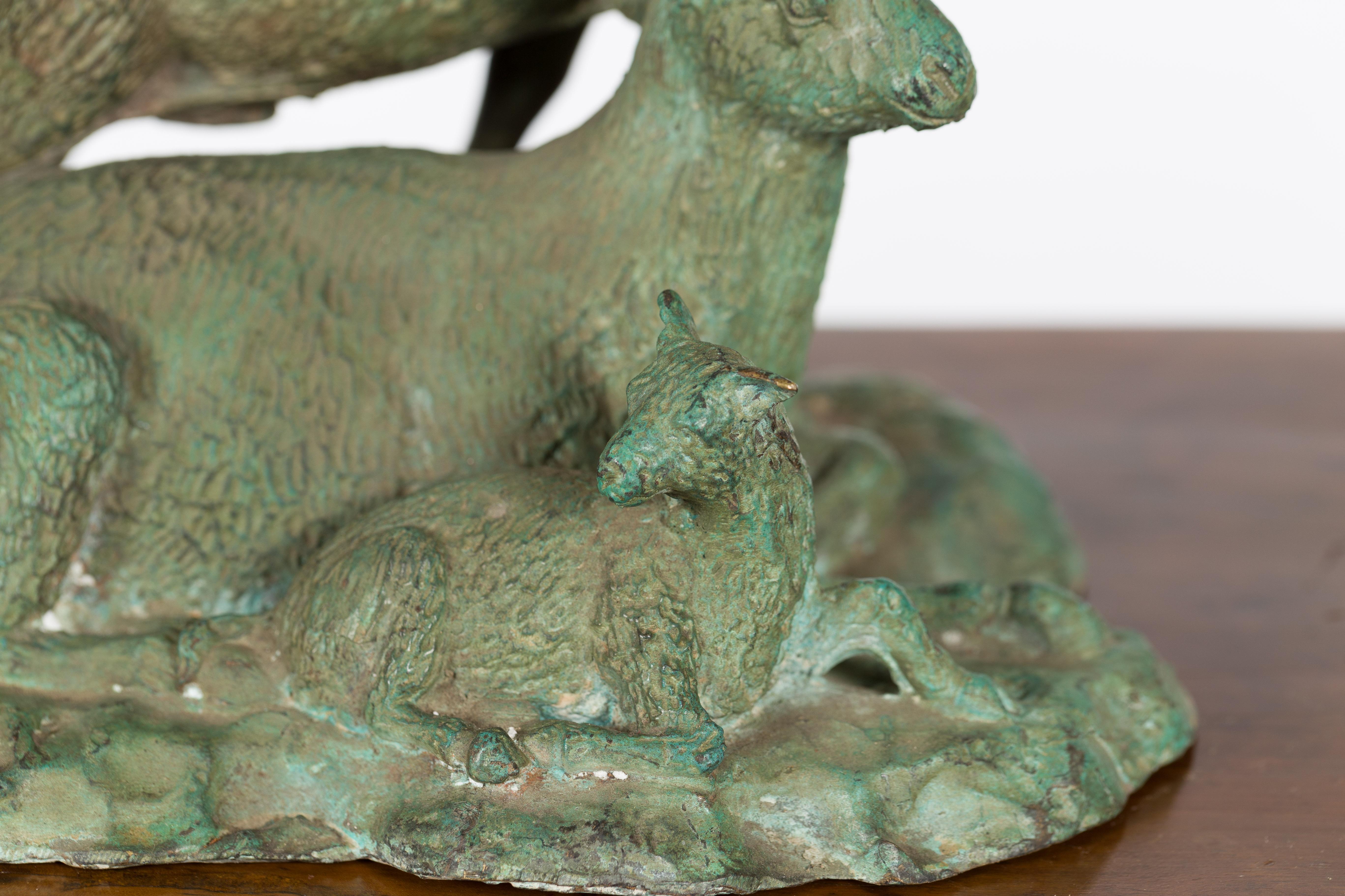 Vieille sculpture de famille d'Ibex en bronze coulé à la cire perdue avec patine Verde en vente 2