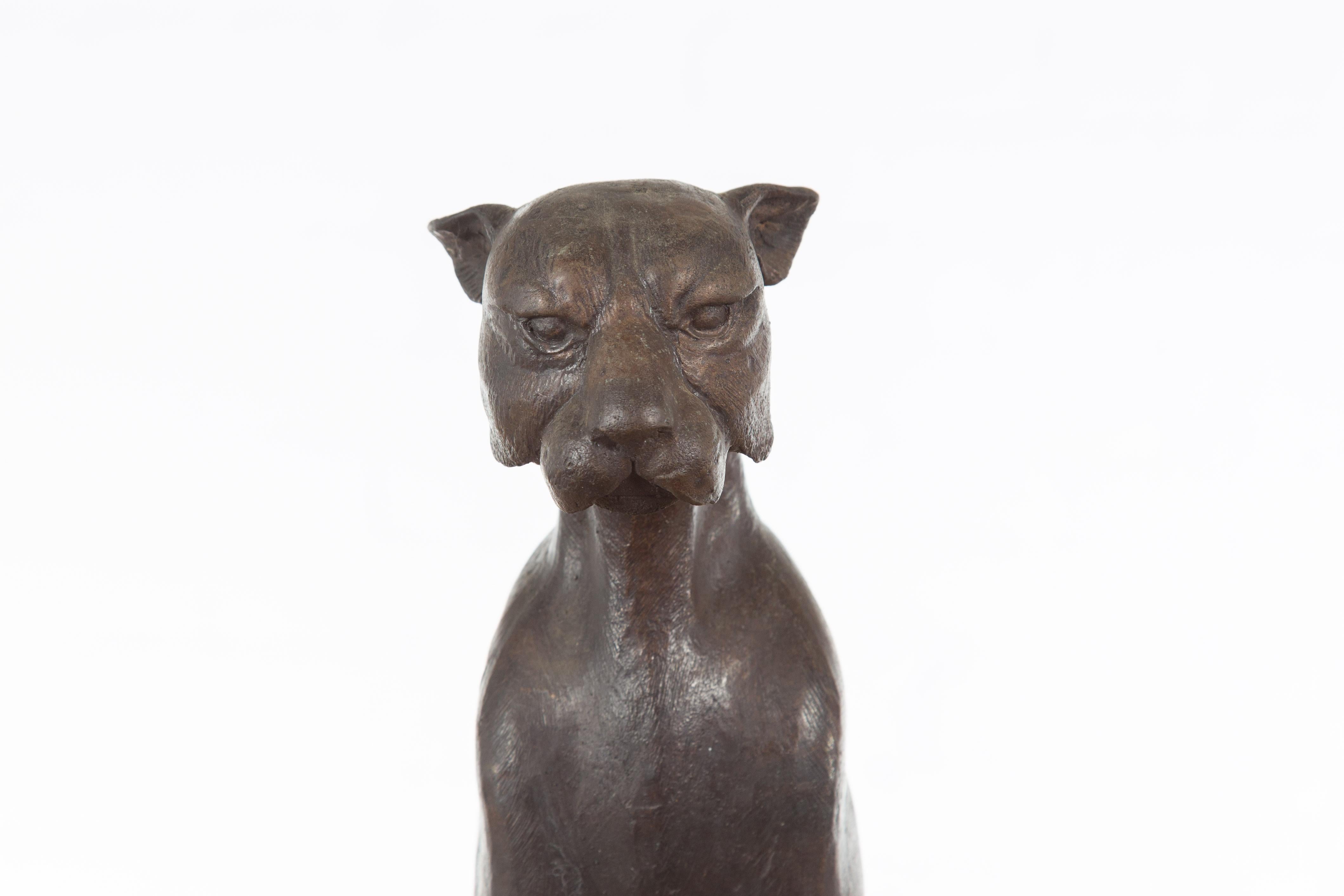Statue vintage d'un chat assis en bronze moulé à la cire perdue avec patine en bronze 7