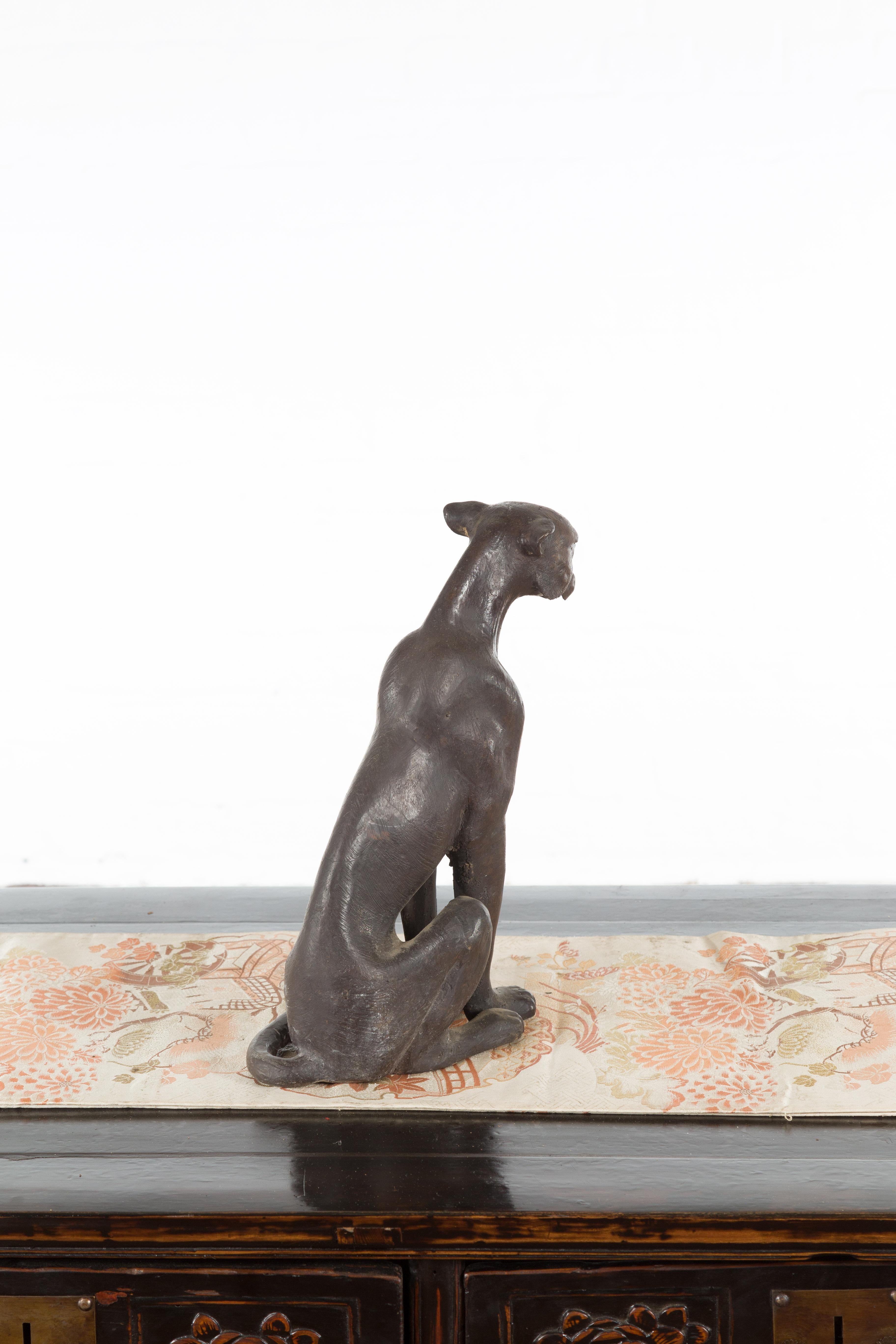 Statue vintage d'un chat assis en bronze moulé à la cire perdue avec patine en bronze 3