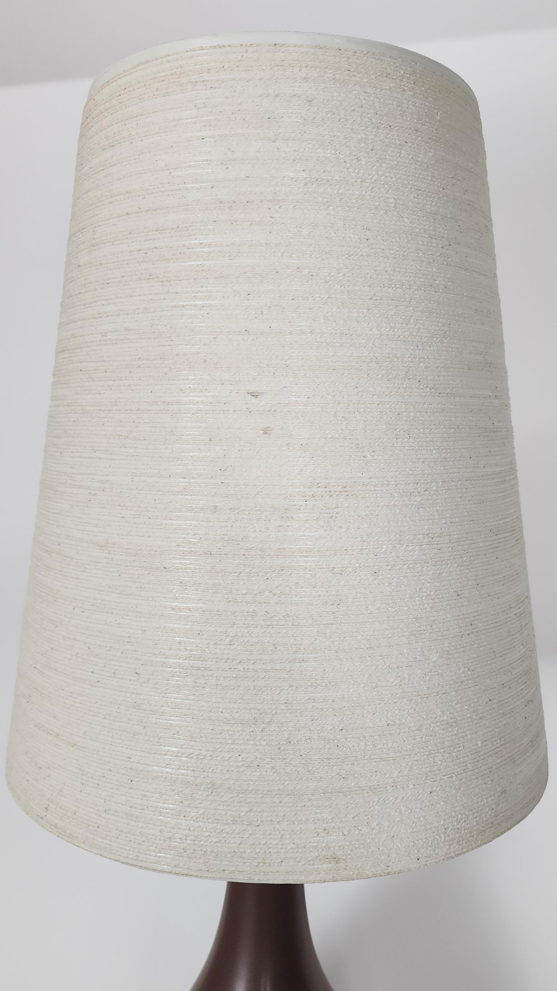 Lampe de table vintage Lotte and Gunnar Bostlund avec abat-jour original en vente 5