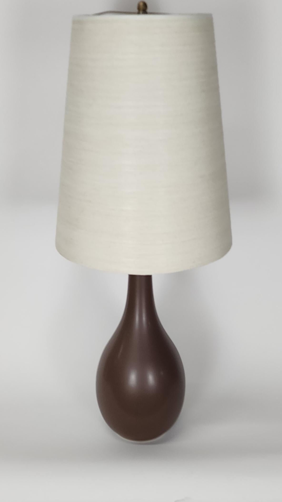 Lampe de table vintage Lotte and Gunnar Bostlund avec abat-jour original Bon état - En vente à Philadelphia, PA