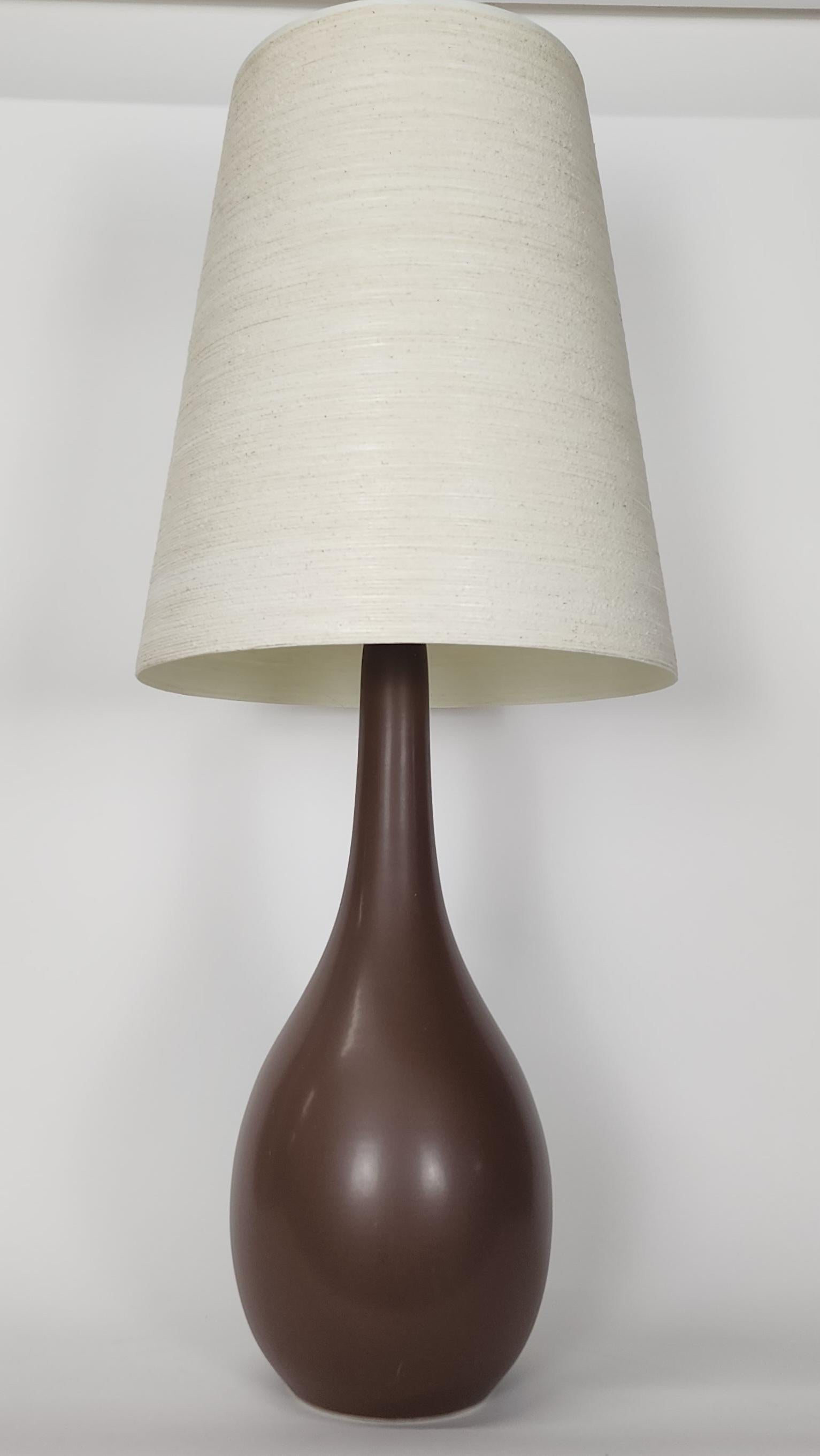 Lampe de table vintage Lotte and Gunnar Bostlund avec abat-jour original en vente 1