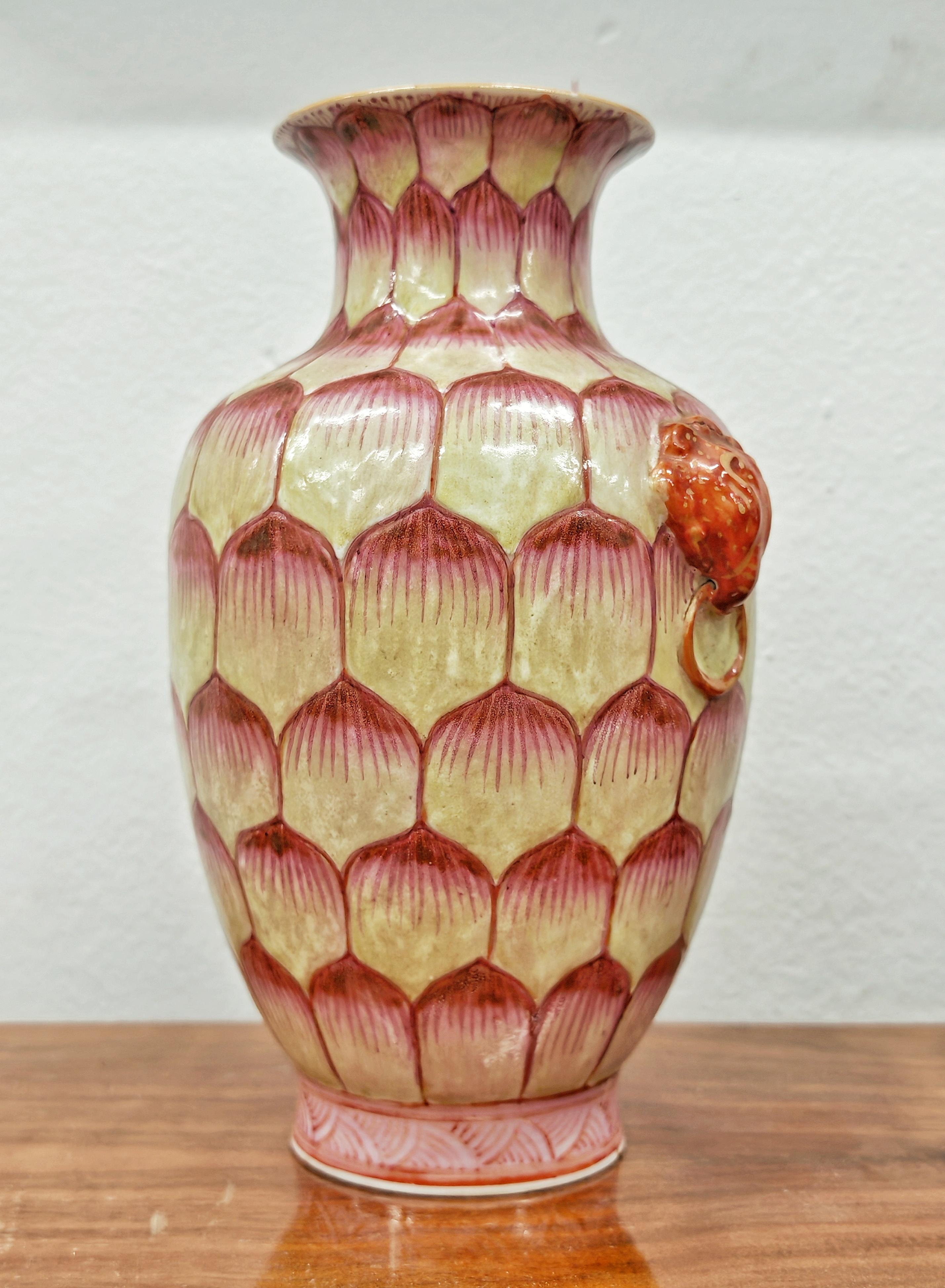 Vintage Lotus Bud Keramikvase, China 1940er Jahre (Chinesisch) im Angebot