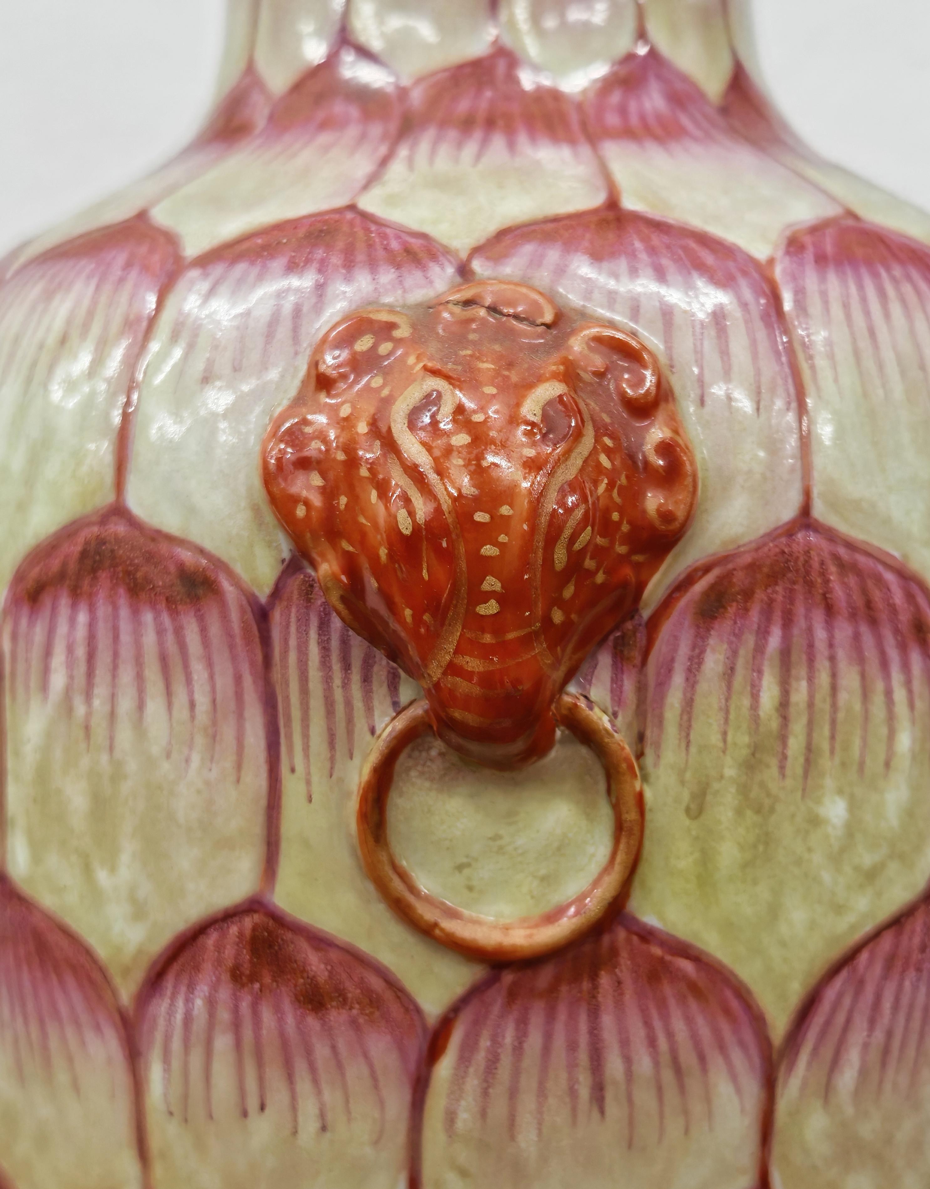 Vintage Lotus Bud Keramikvase, China 1940er Jahre im Zustand „Gut“ im Angebot in Beograd, RS