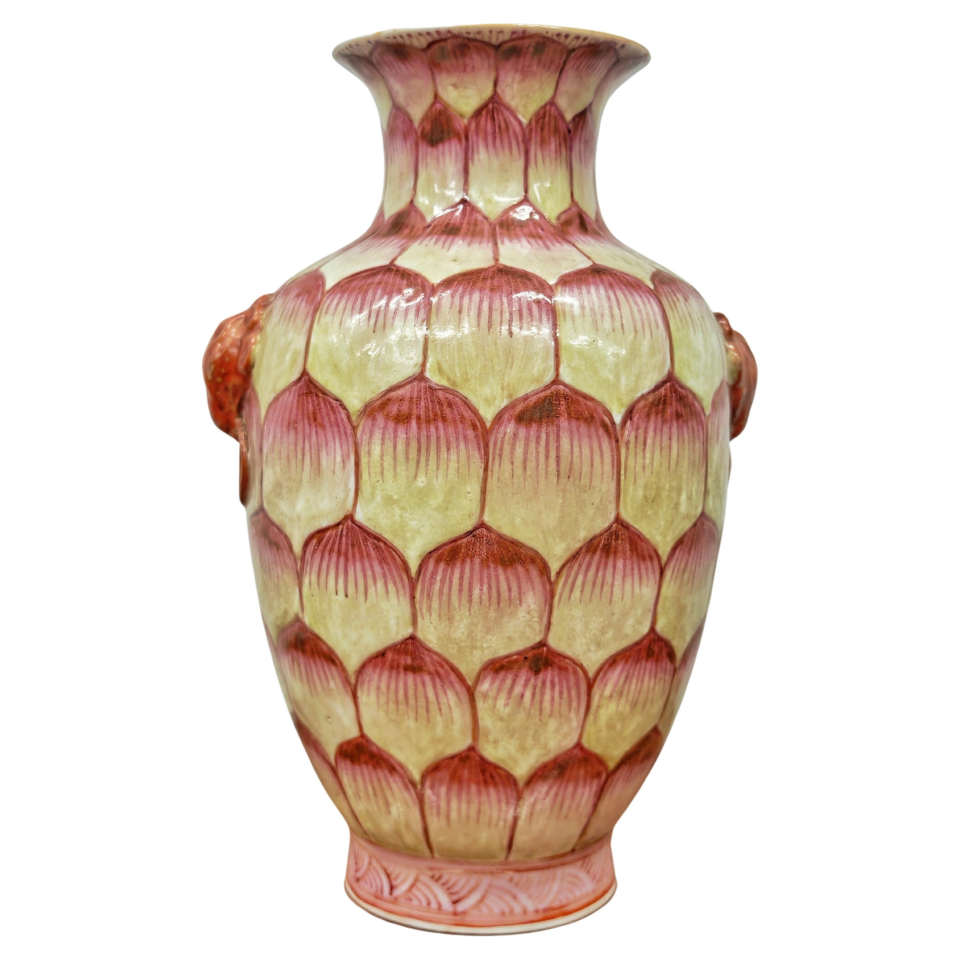 Vintage Lotus Bud Keramikvase, China 1940er Jahre im Angebot