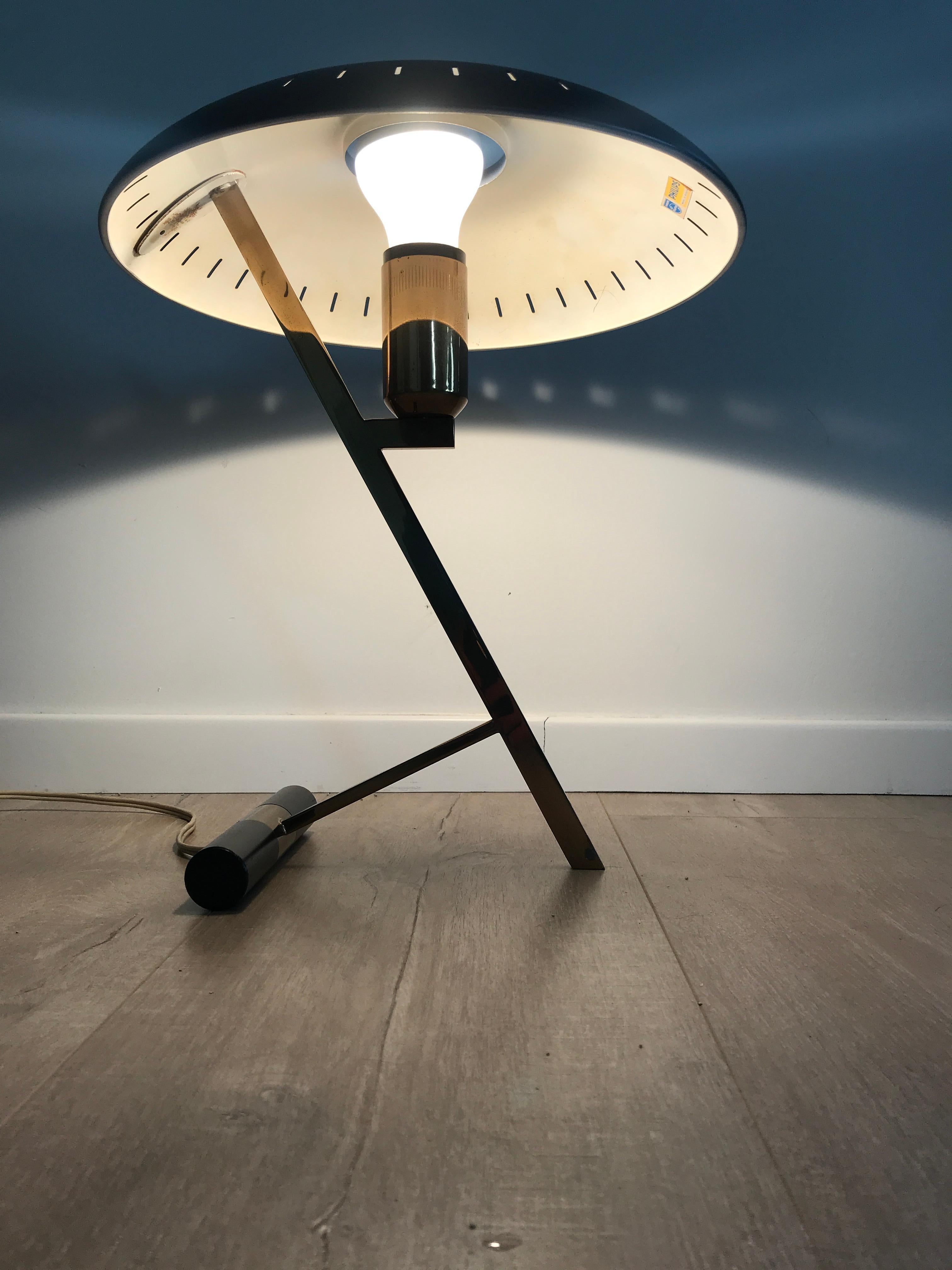 Vintage Louis Kalff Z Model Table Lamp, 1950s In Excellent Condition In Leuven, Vlaams Gewest