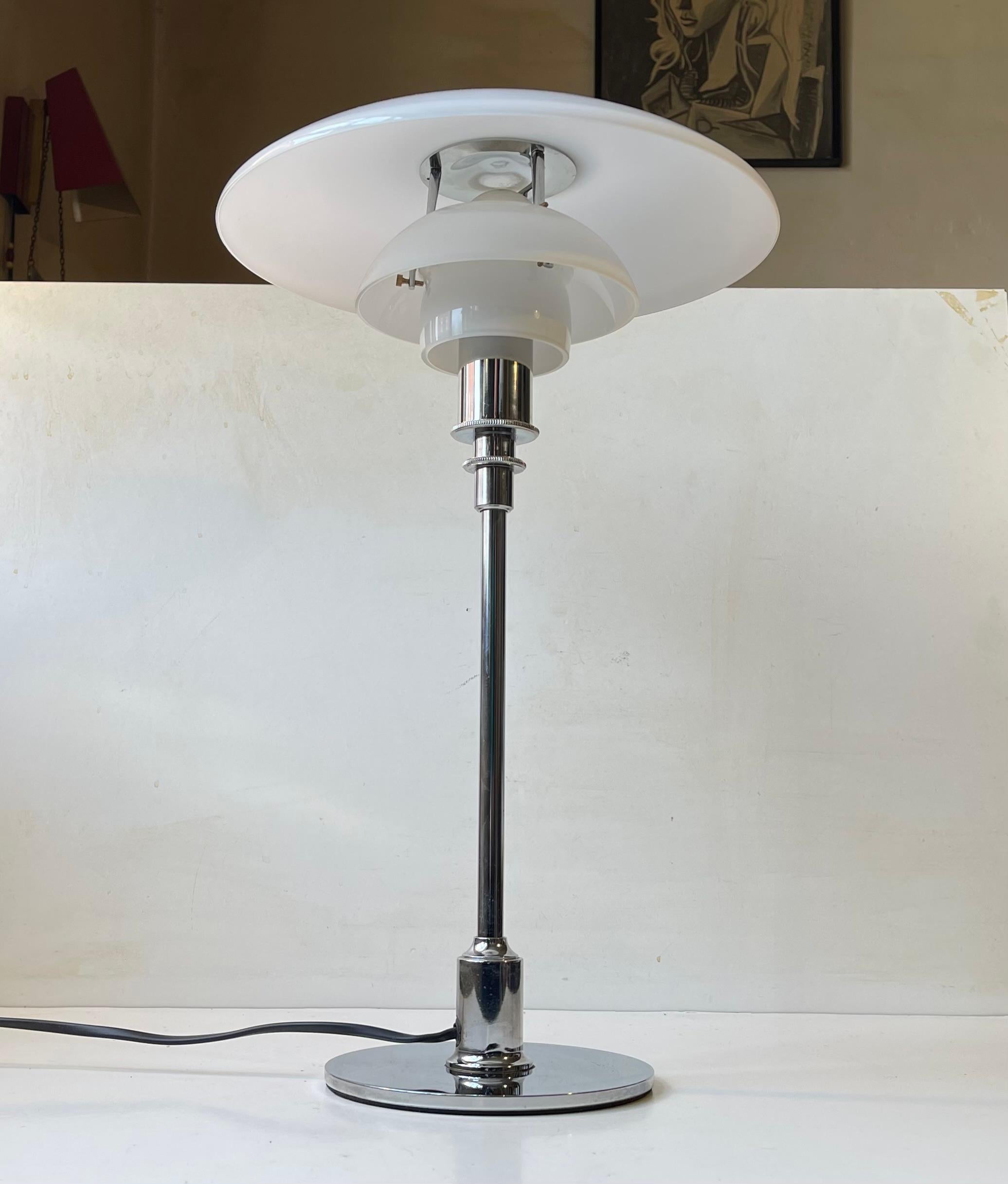 Vintage Louis Poulsen PH 3/2 Table Lamp in Chrome & Opaline Glass For Sale 4