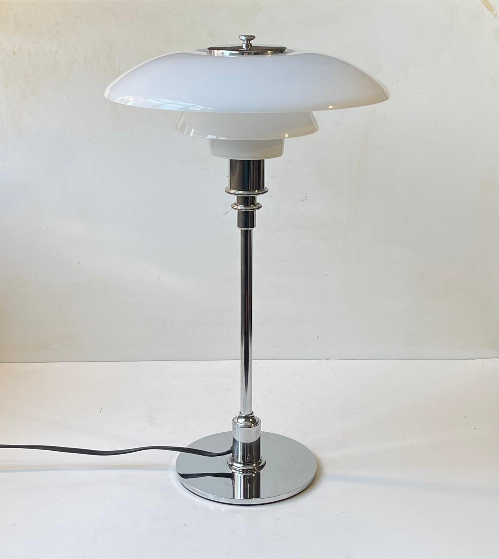 Vintage Louis Poulsen PH 3/2 Table Lamp in Chrome & Opaline Glass For Sale 1