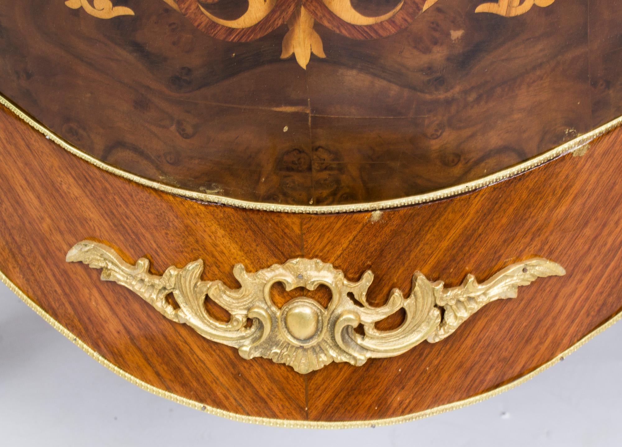 Bronze doré Commode commode vintage de style Louis Revival du 20ème siècle en vente