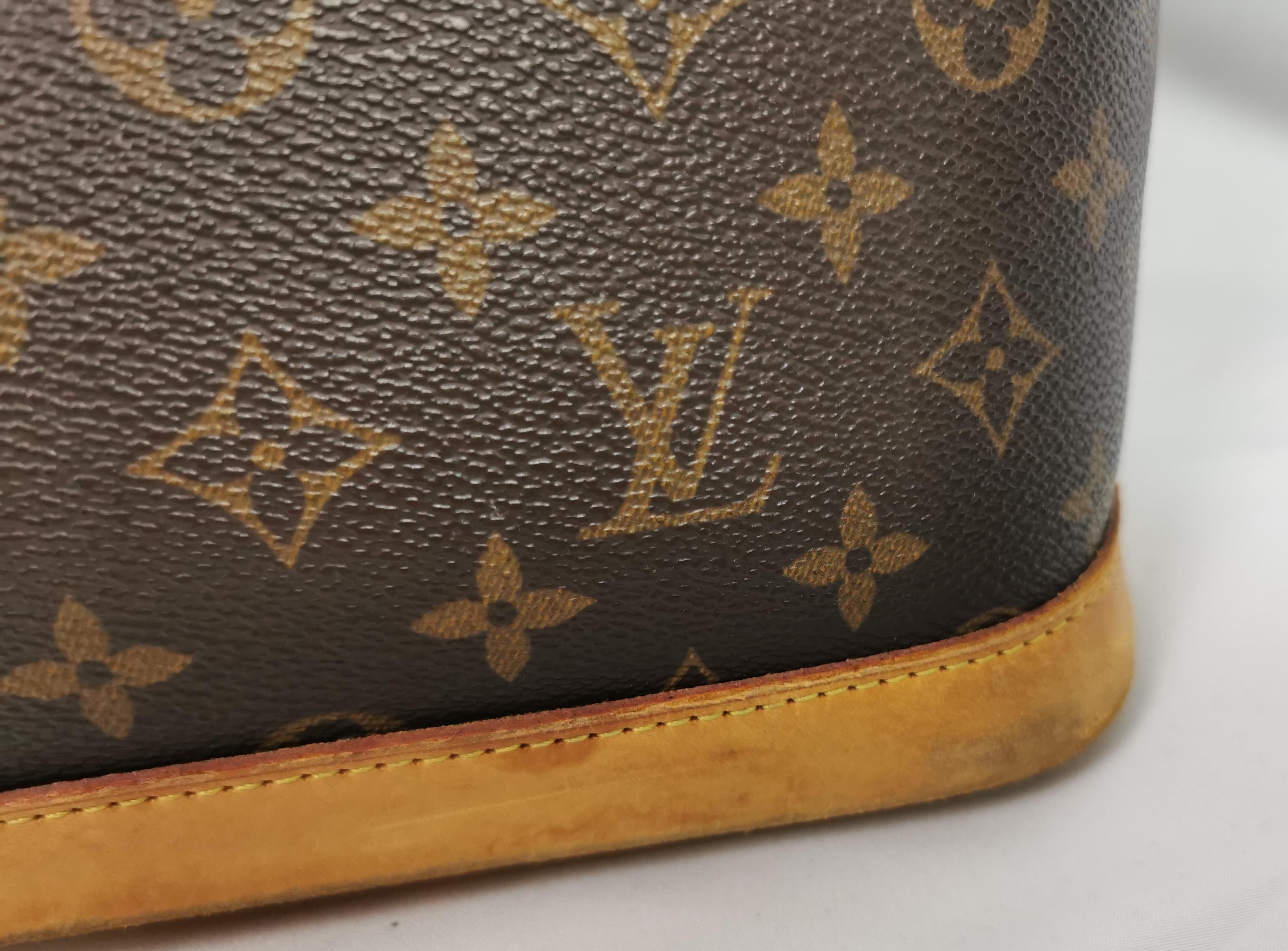 Women's or Men's Vintage Louis Vuitton Alma MM handbag, top handle, 1998 For Sale