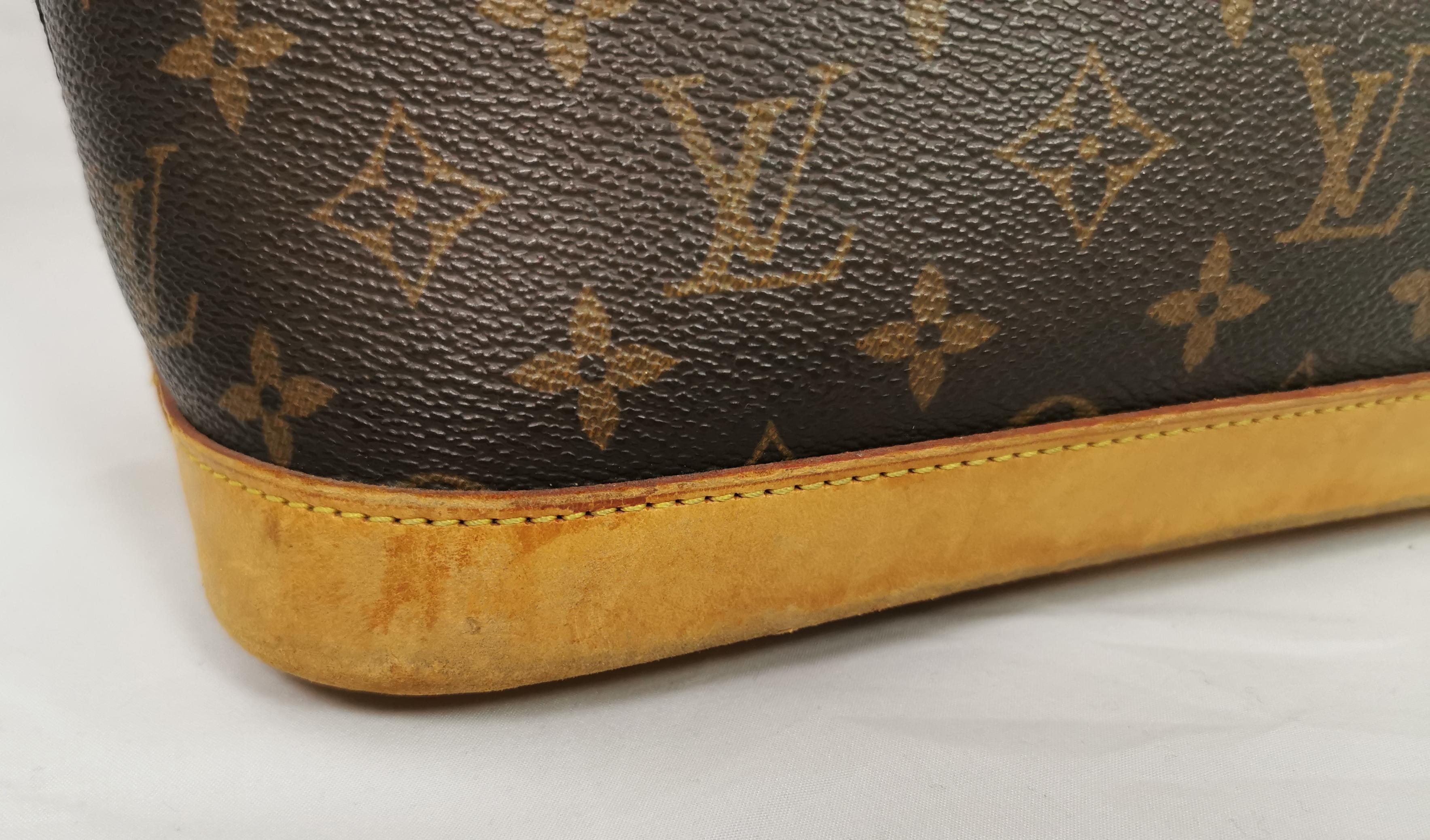 Vintage Louis Vuitton Alma MM handbag, top handle, 1998 For Sale 1