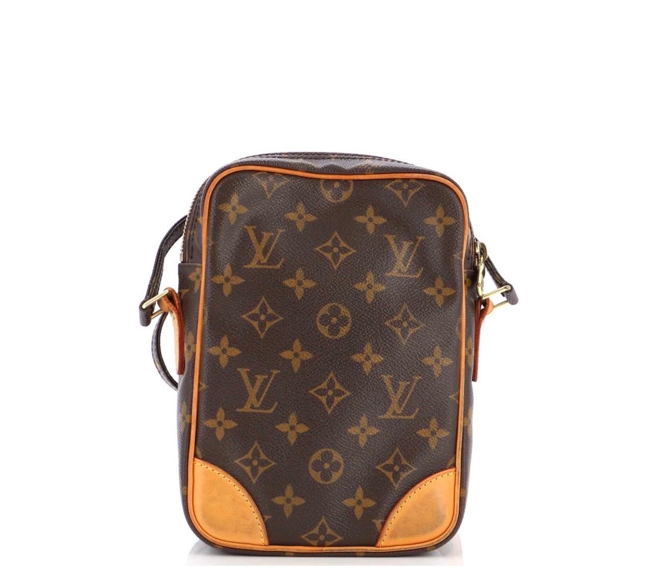Vintage Louis Vuitton Amazone Monogram Leather Crossbody Bag For Sale 7