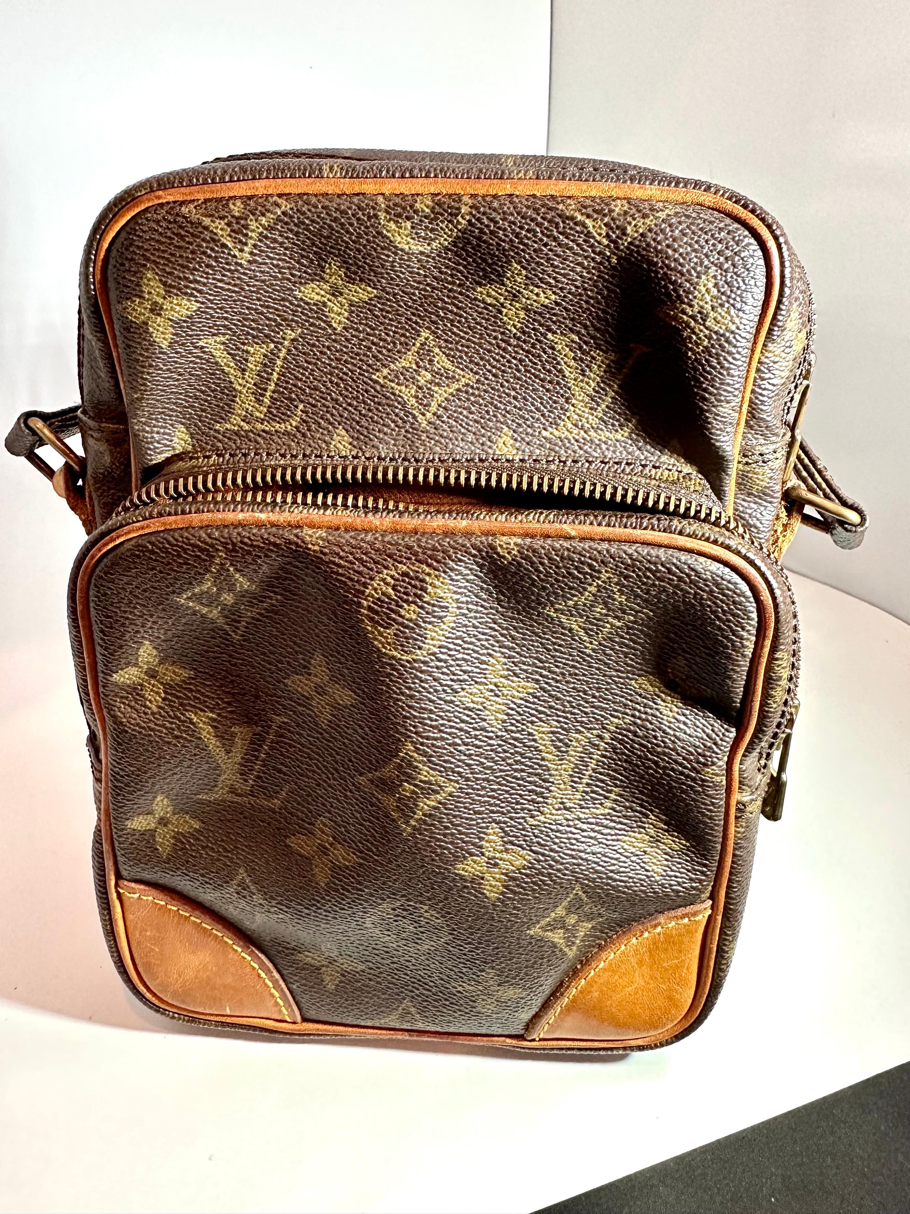 Vintage Louis Vuitton Amazone Monogram Leather Crossbody Bag For Sale 2