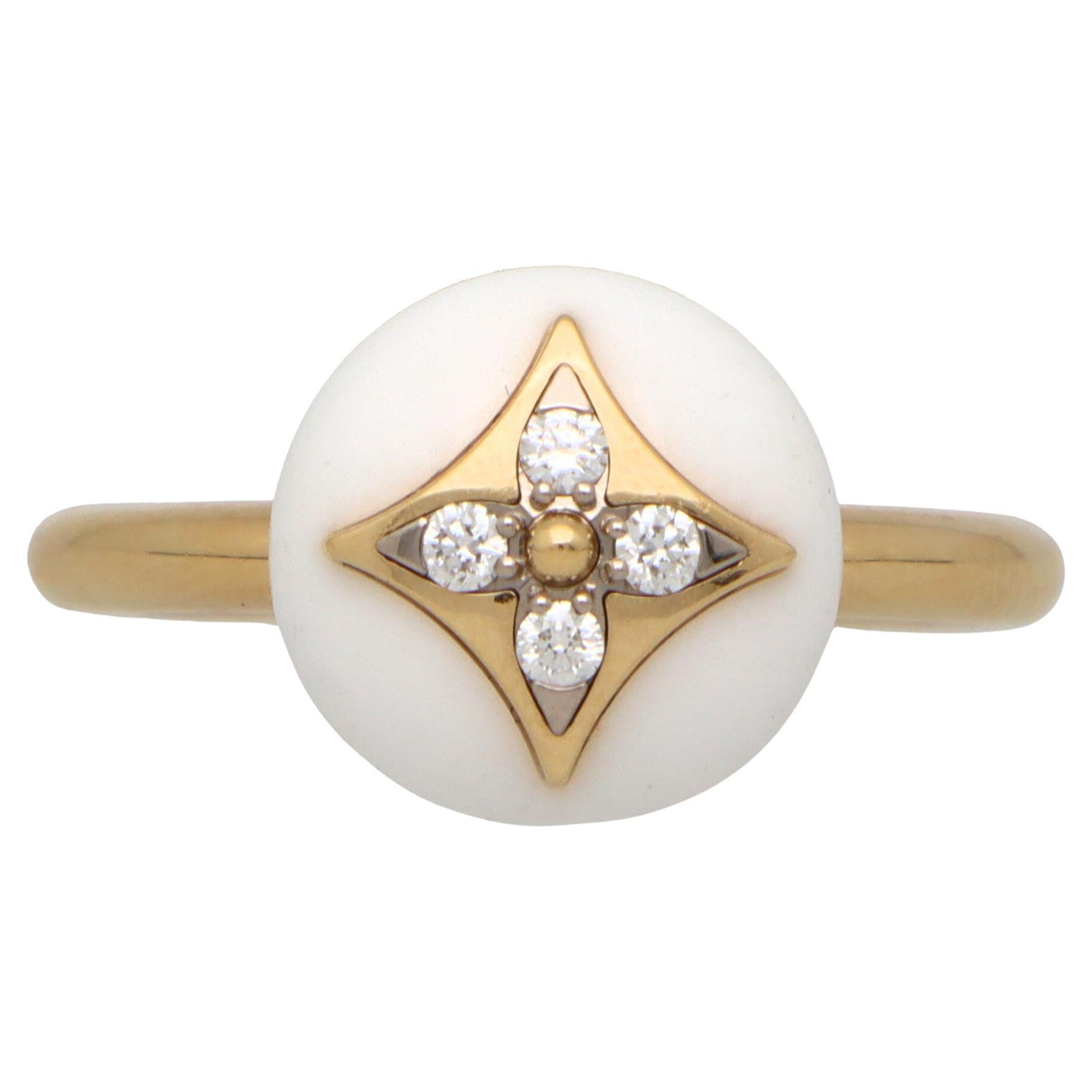 Louis Vuitton Gamble Crystal Gold Tone Ring M For Sale at 1stDibs