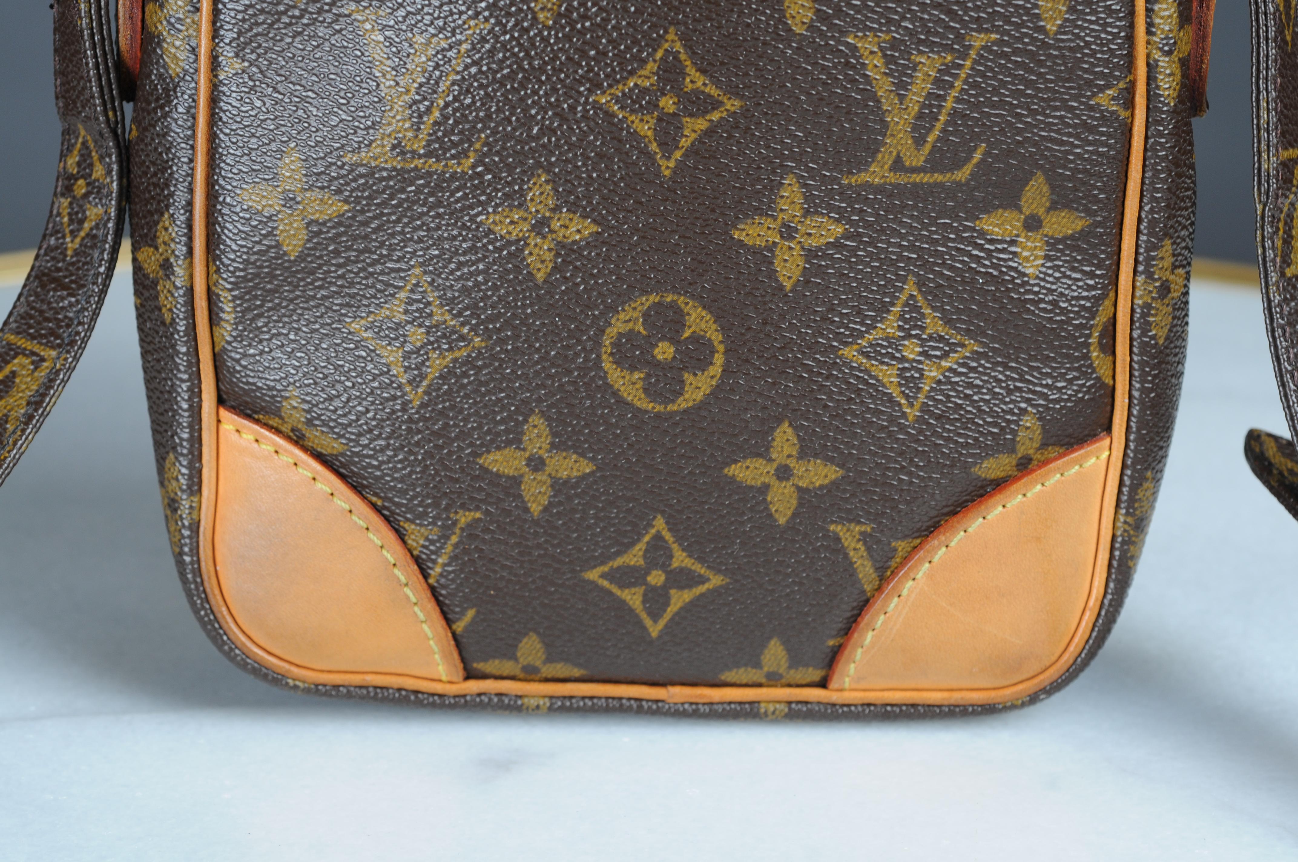 Louis Vuitton Danube vintage  Sac à bandoulière en toile  en vente 4