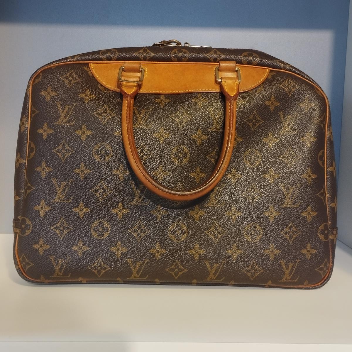 Vintage
Monogram canvas
Leather
Golden metal
Two handles
Zip closure 
External pocket
4 Internal pockets
With locker (no keys)
Cm 35 x 24 x 13 (13,77 x 9,44 x 5,11 inches)
Express shipping included in the price !