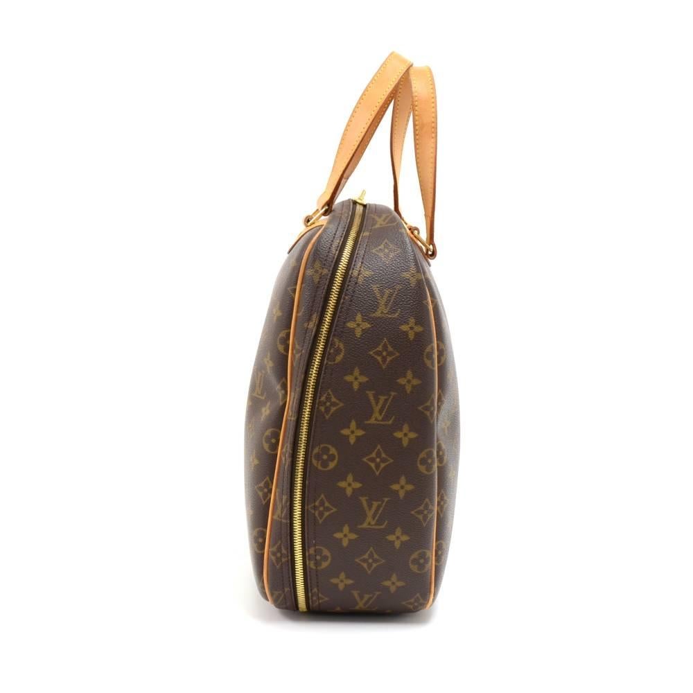 Black Louis Vuitton Vintage Excursion Monogram Canvas Travel Hand Bag For Sale
