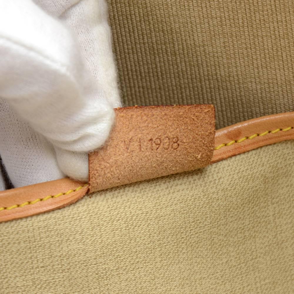 Louis Vuitton Vintage Excursion Monogram Canvas Travel Hand Bag For Sale 3