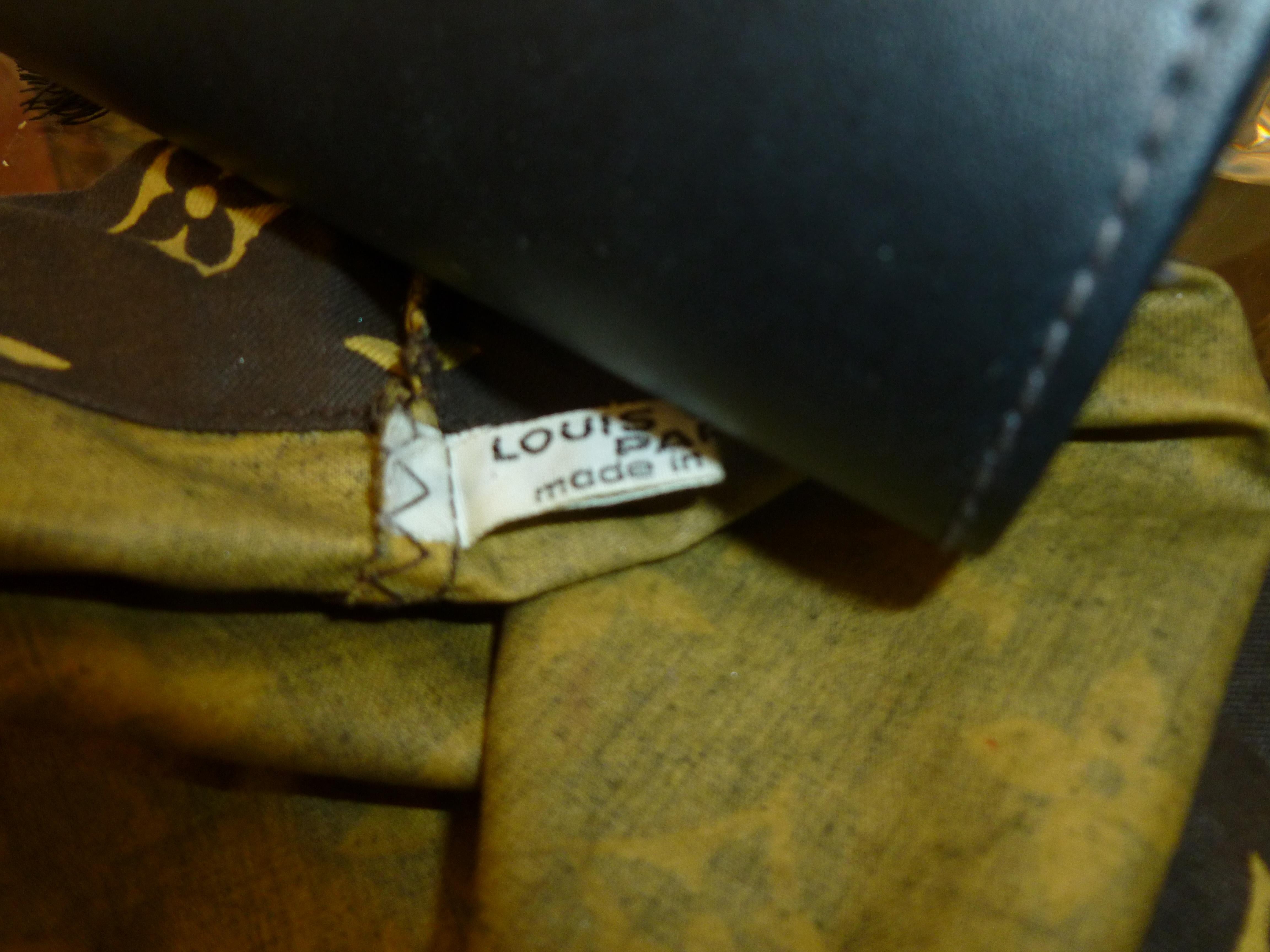 Vintage Louis Vuitton French Shoe Bags With Shoe Stuffers 70's Pair Of For Sale 8