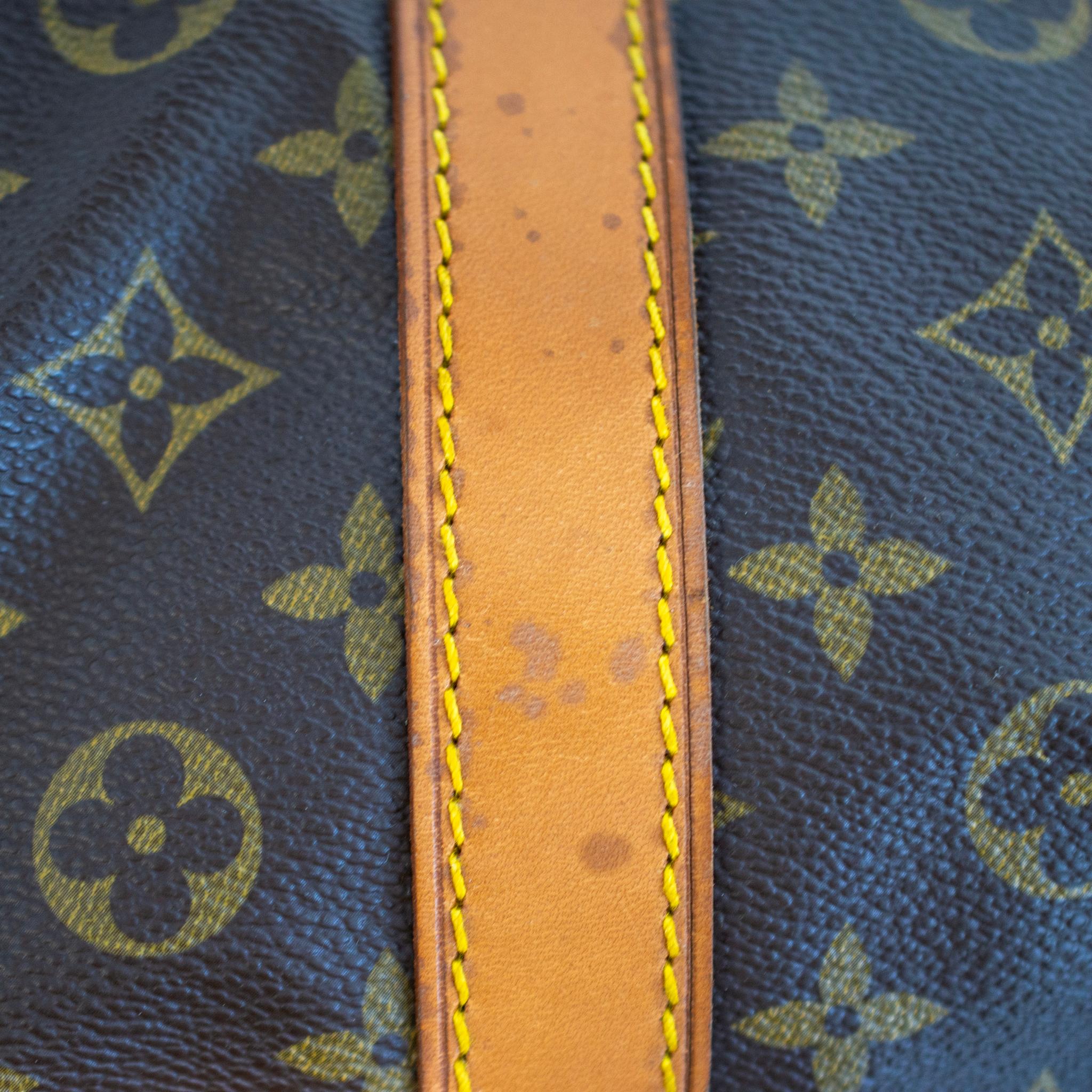 Vintage Louis Vuitton Keepall 55 Monogram Leather Top Handle Travel Bag en vente 5