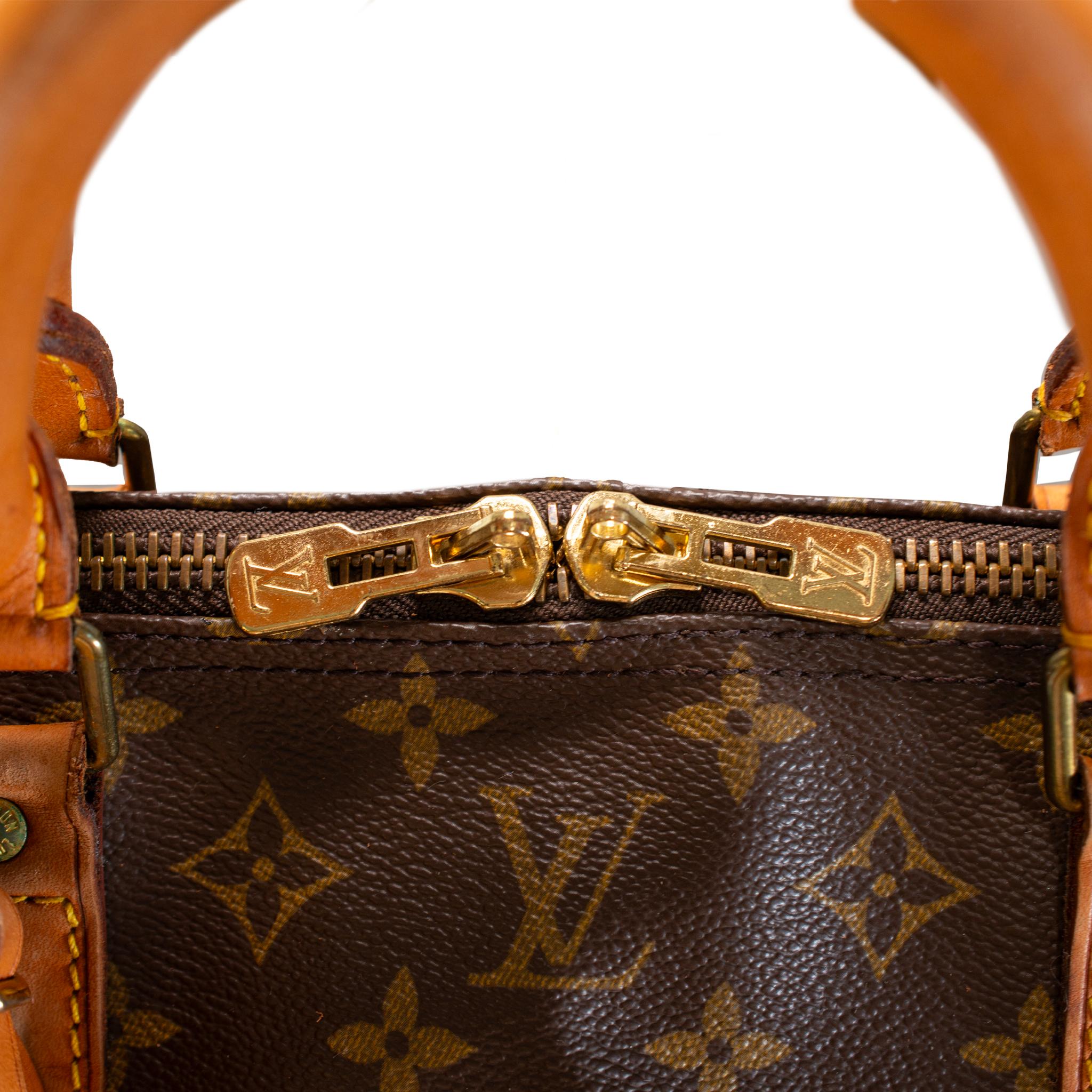Vintage Louis Vuitton Keepall 55 Monogram Leather Top Handle Travel Bag en vente 2