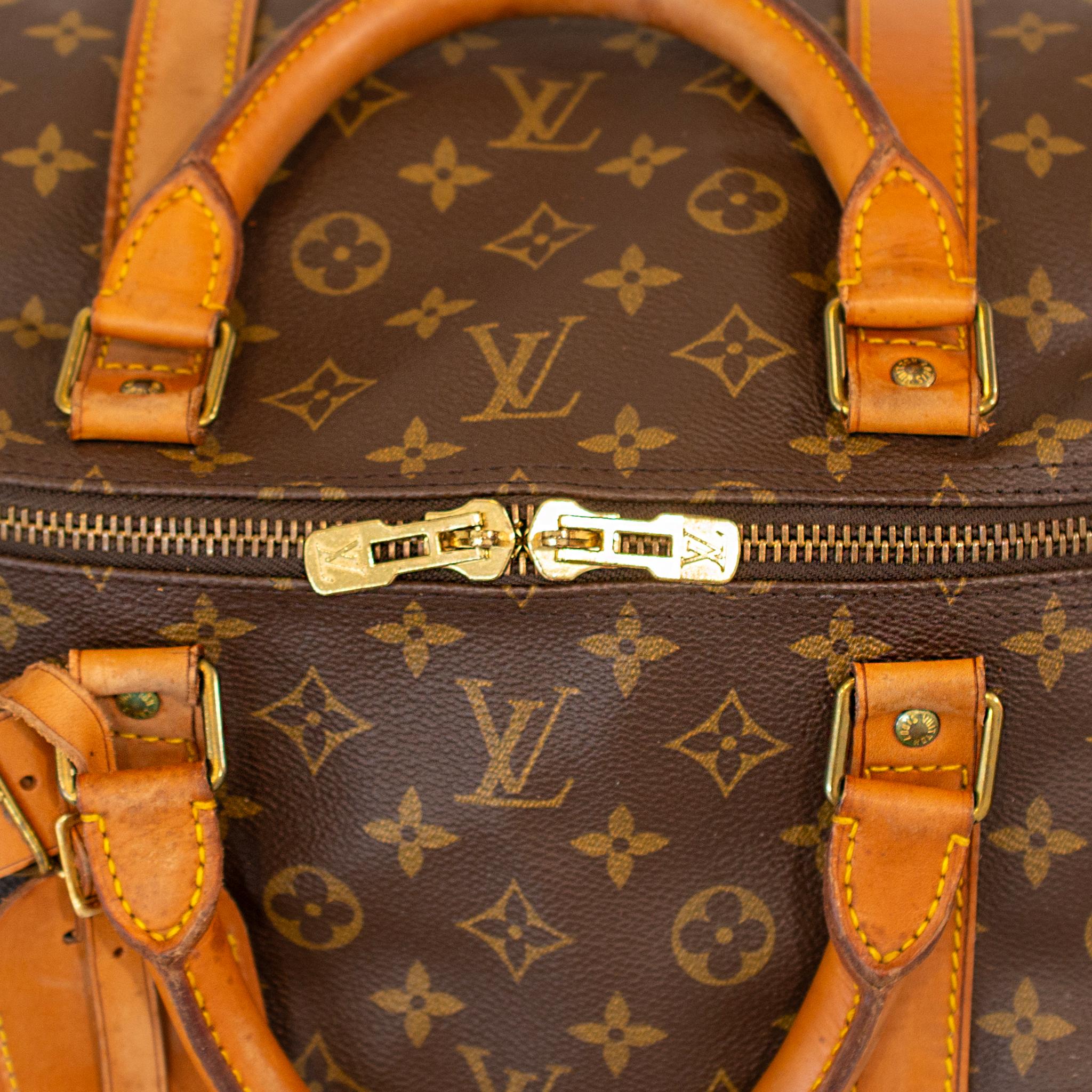 Vintage Louis Vuitton Keepall 55 Monogram Leather Top Handle Travel Bag en vente 3