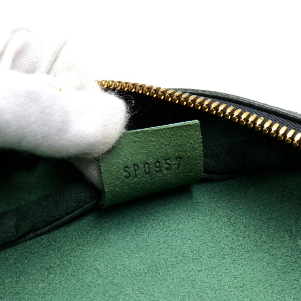 Louis Vuitton Vintage Kendall GM Green Taiga Leather Travel Bag 3