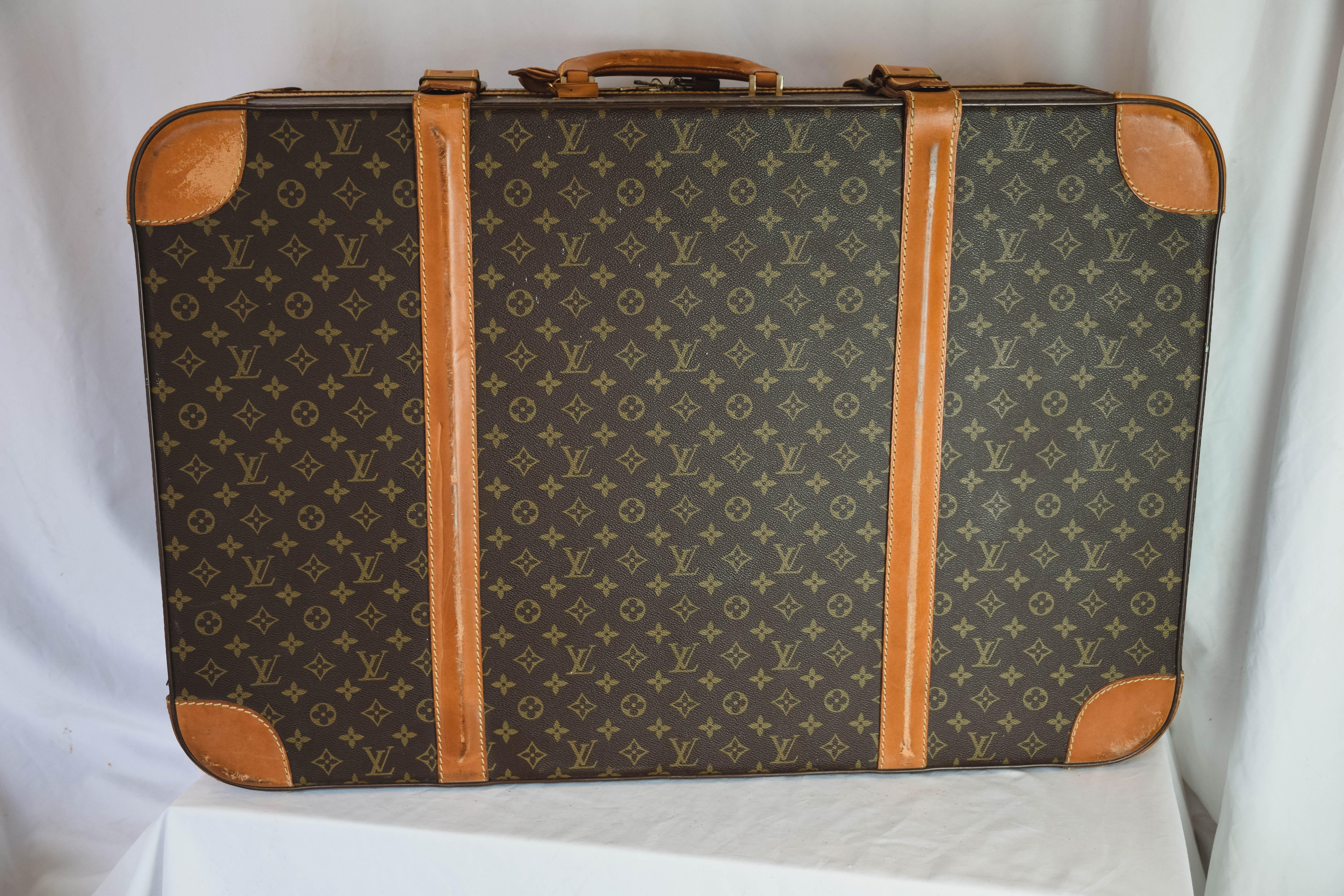 Vintage Louis Vuitton Luggage In Good Condition In Houston, TX