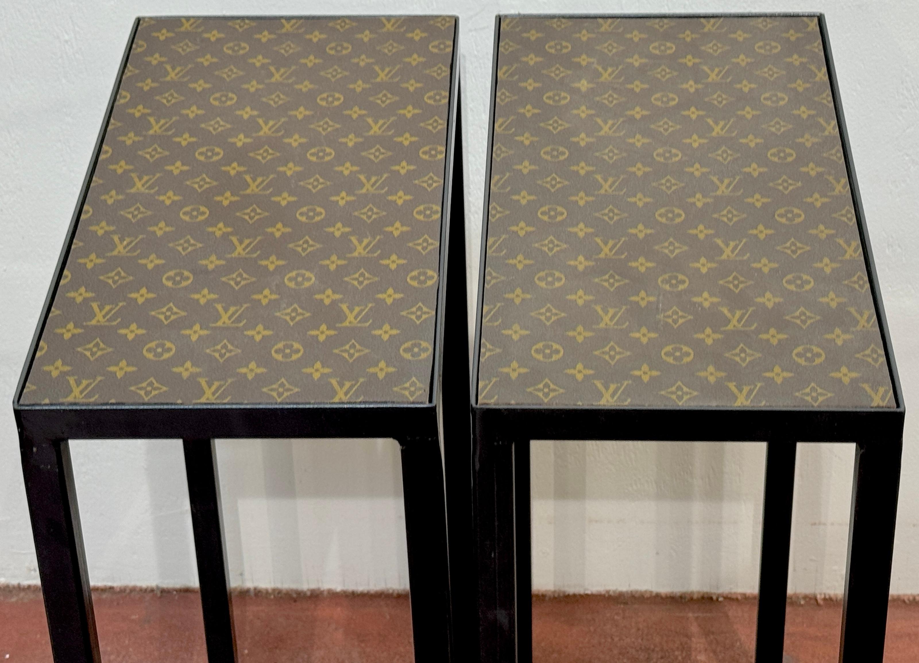 Konsolentisch aus Segeltuch und Schmiedeeisen von Louis Vuitton LV im Vintage-Stil, 2tes Exemplar verfügbar (Geschmiedet) im Angebot