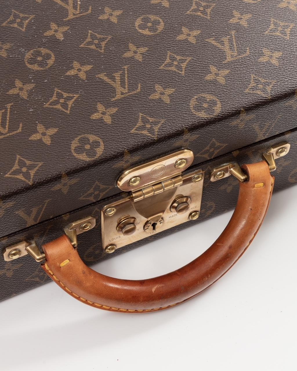 Maletín vintage Louis Vuitton de mediados del siglo XX Francia Circa 1975 -80 en venta 1