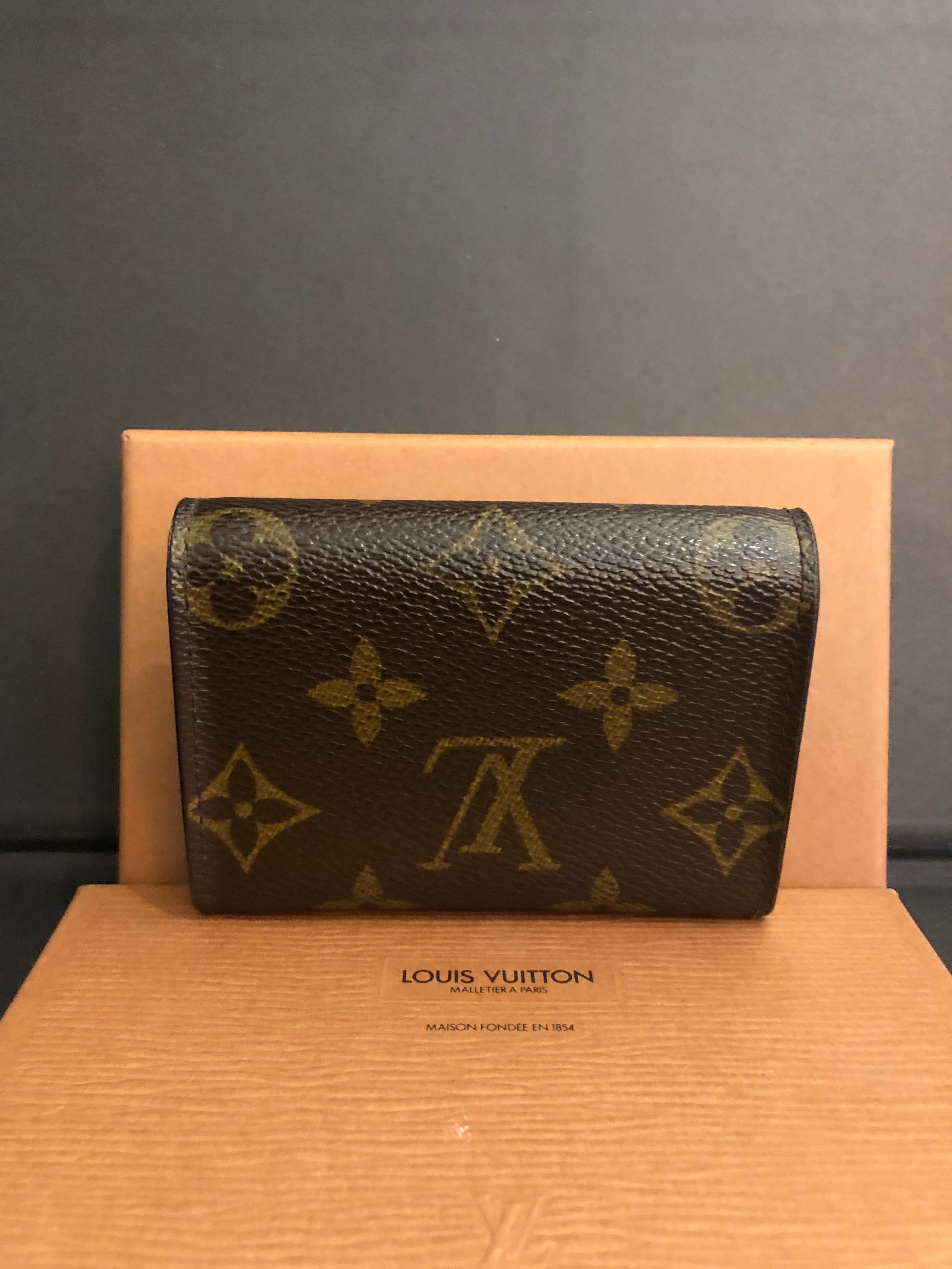 Vintage LOUIS VUITTON Monogram Canvas Card Holder  In Good Condition For Sale In Bangkok, TH