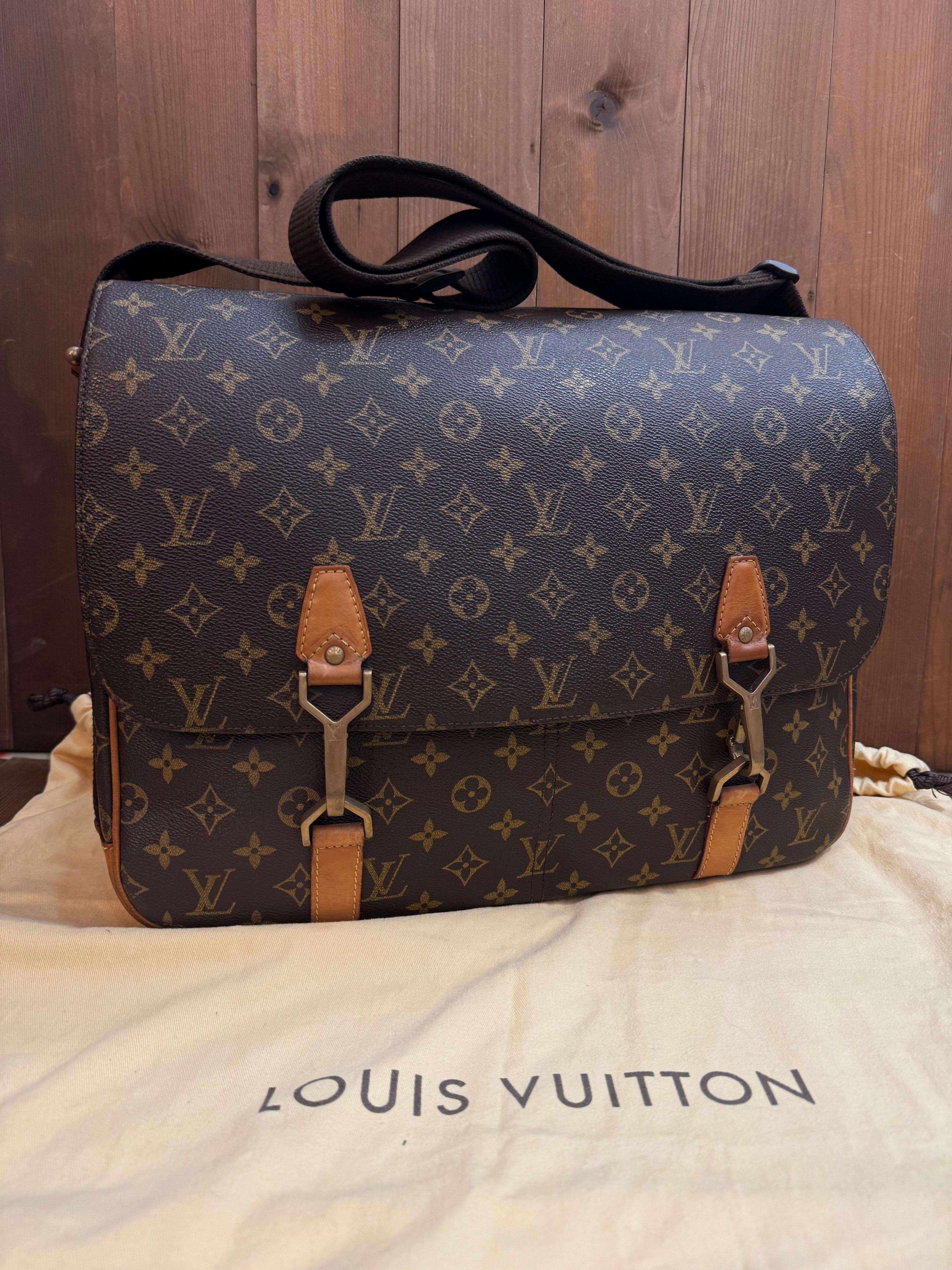Black Vintage LOUIS VUITTON Monogram Canvas Dersou Messenger Bag Brown Custom-Made