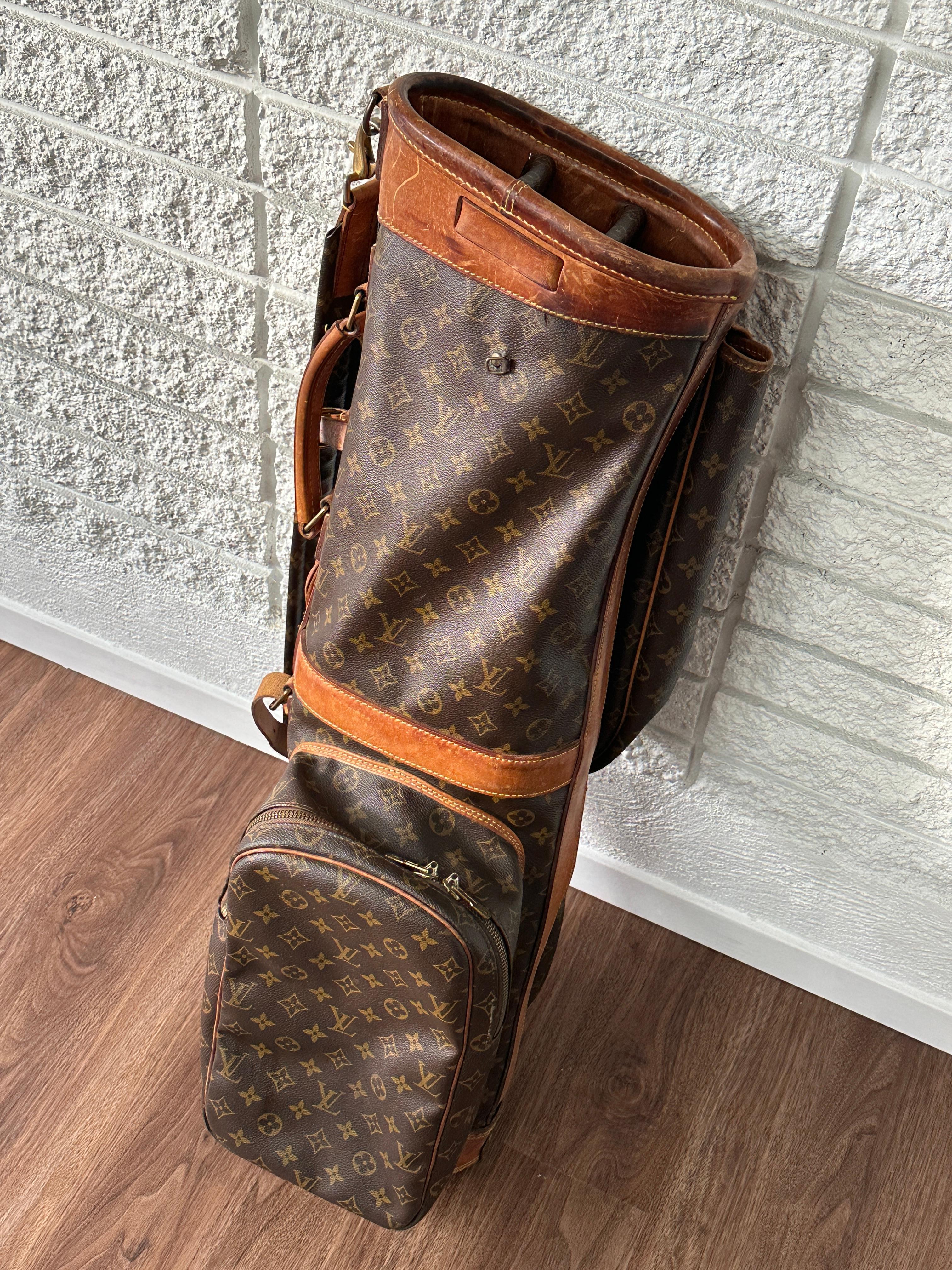 Vintage Louis Vuitton Monogram Canvas & Leather Golf Bag Caddy 1970s In Good Condition For Sale In Troy, MI