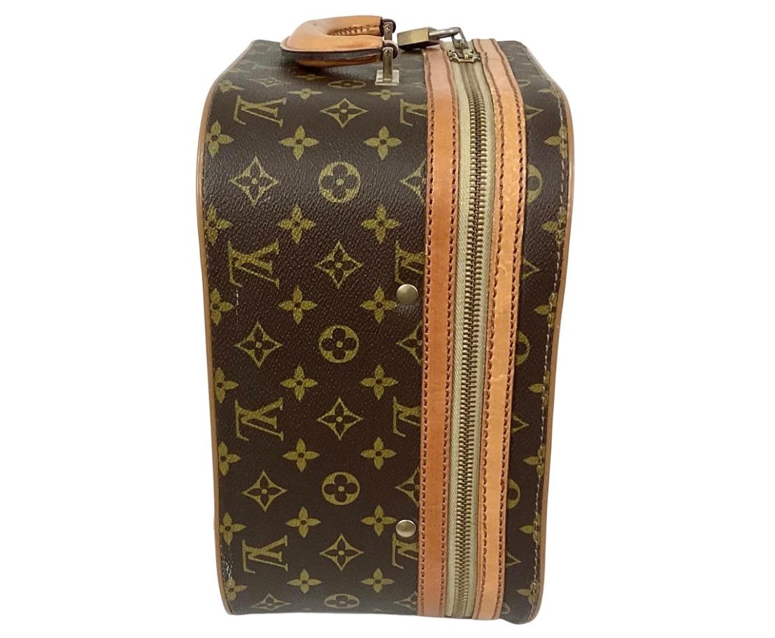 Leather Vintage Louis Vuitton Monogram Cosmetics Bag