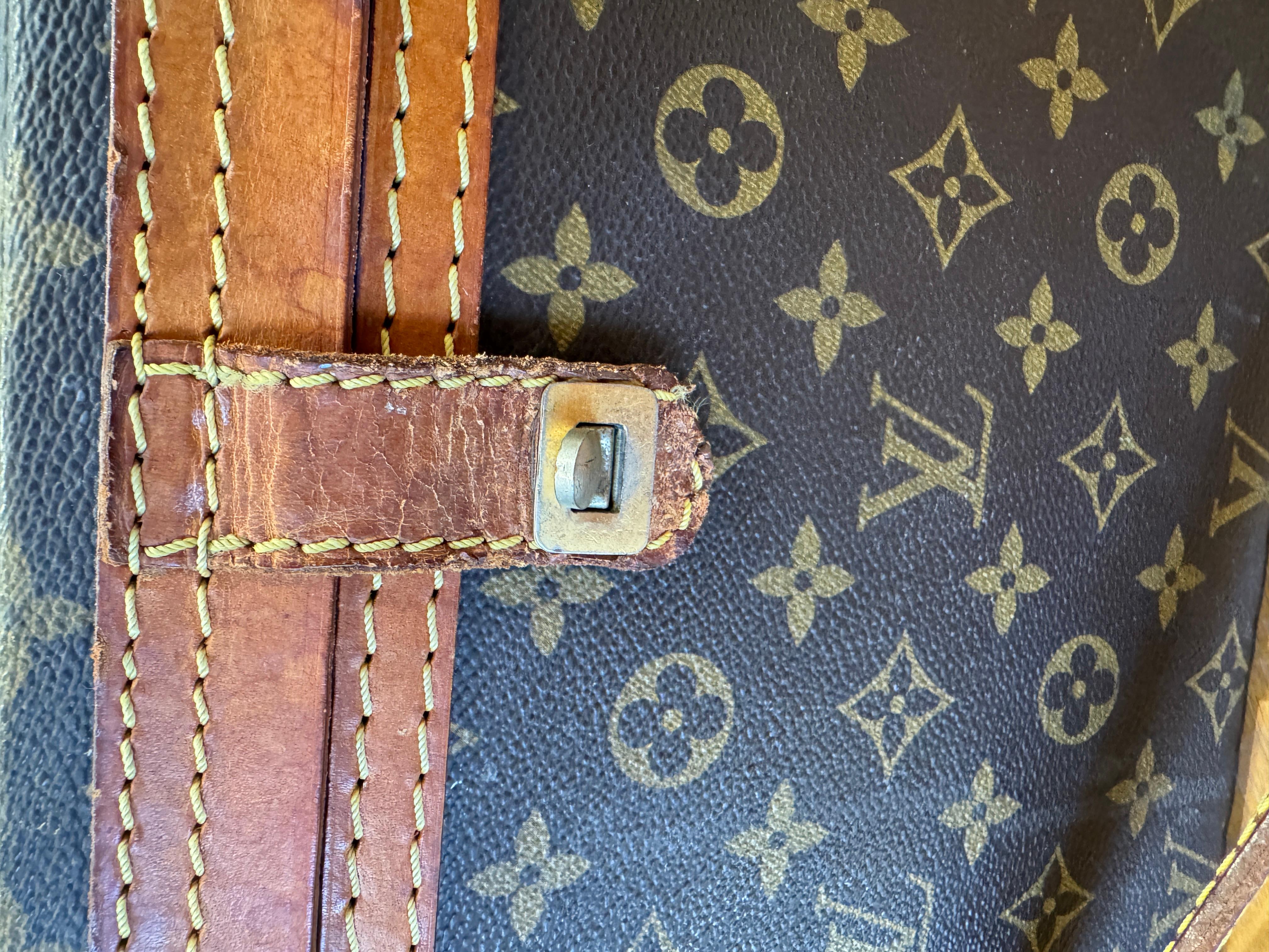Vanity Case Vintage Louis Vuitton Monogram Hard-Sided - Garniture en cuir, Iconic Tru État moyen - En vente à Tucson, AZ