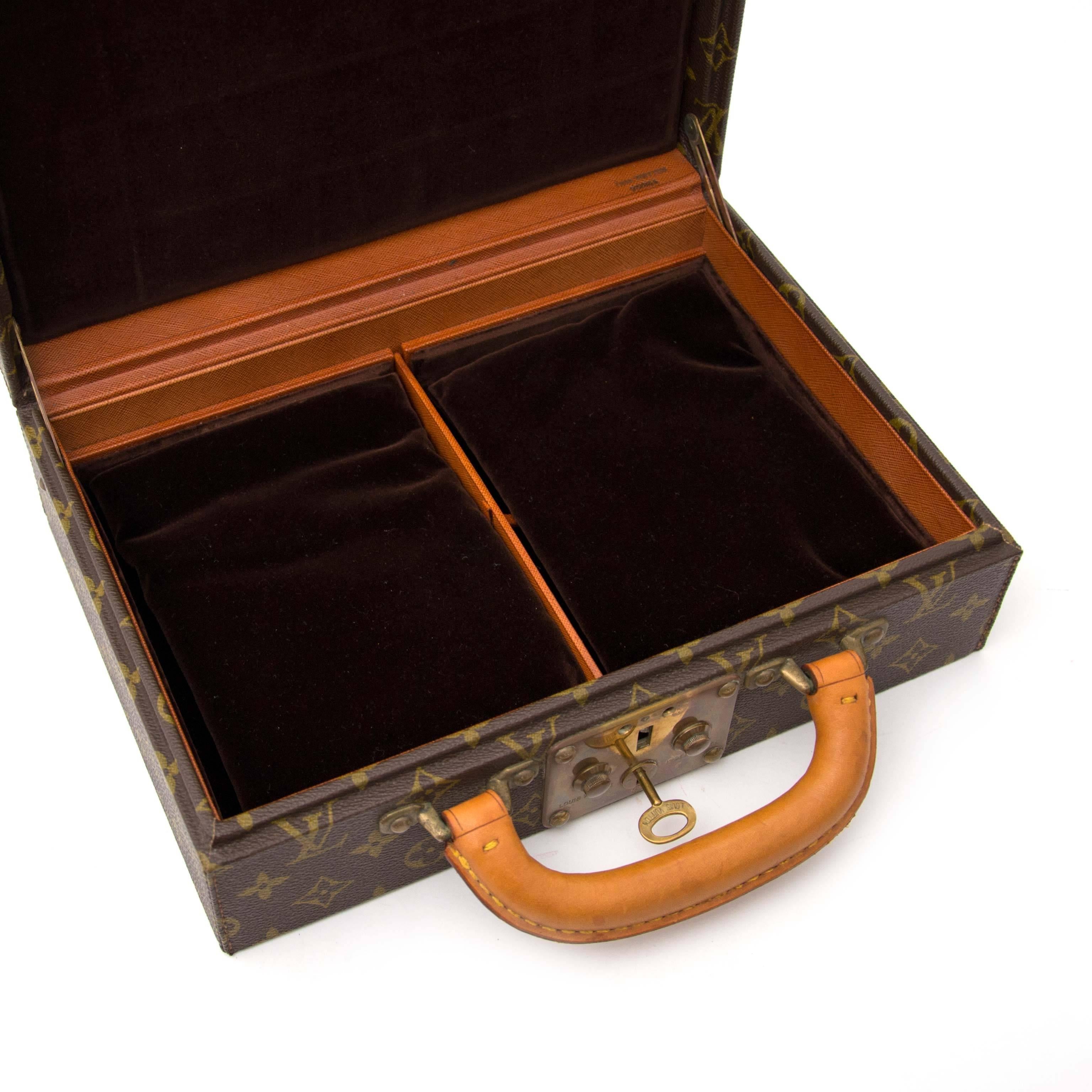 Vintage Louis Vuitton Monogram Jewellery Case Trunk M47140  In Excellent Condition In Antwerp, BE