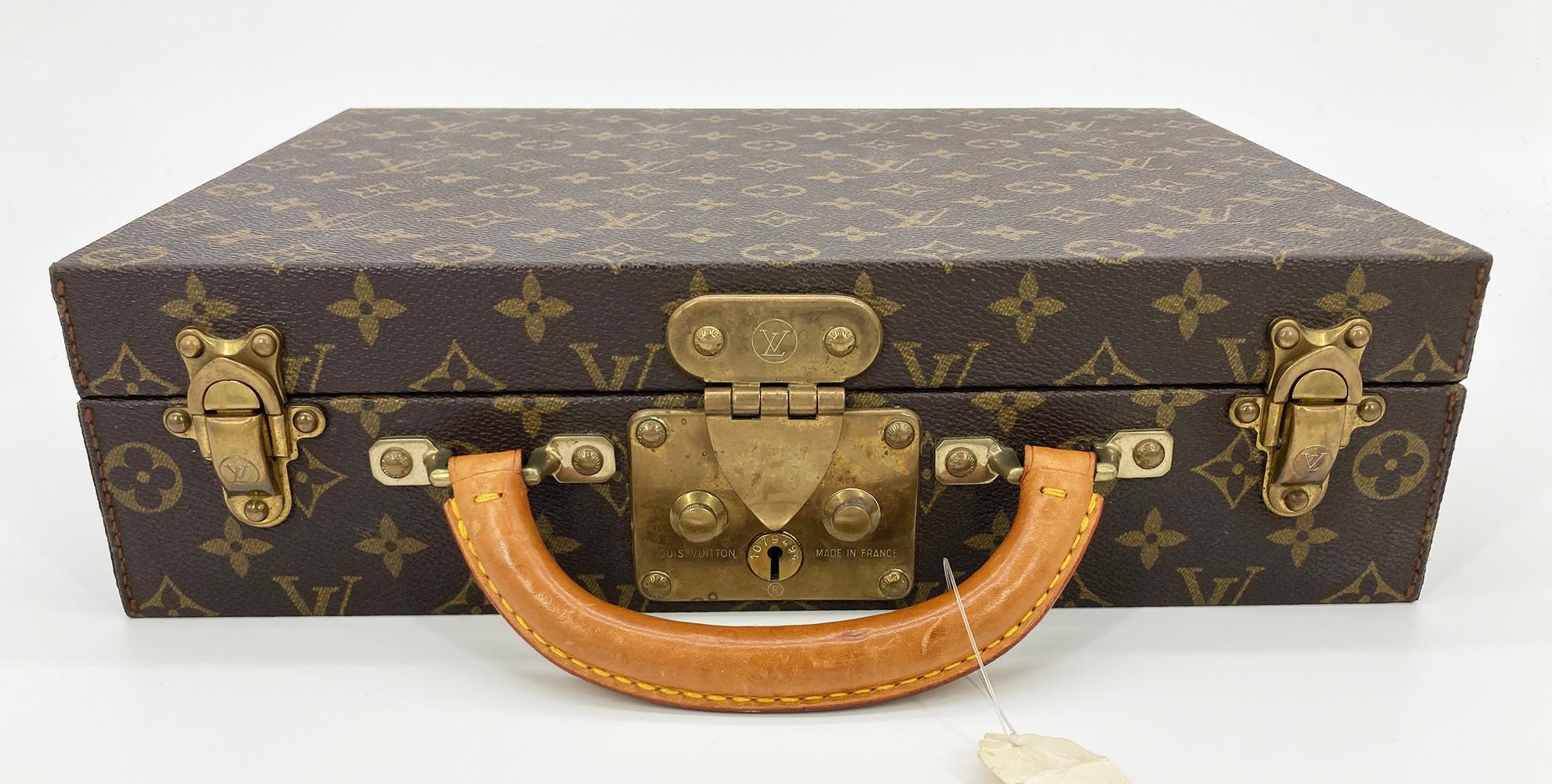 Vintage Louis Vuitton Monogram Jewelry Case c1970s In Excellent Condition For Sale In Philadelphia, PA